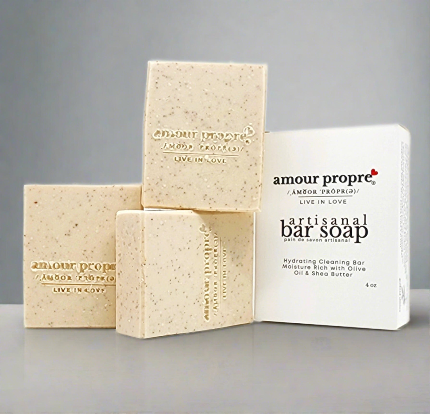 Handgemachte Seife mit cremiger Kokosmilch & Peeling-Walnussschalen