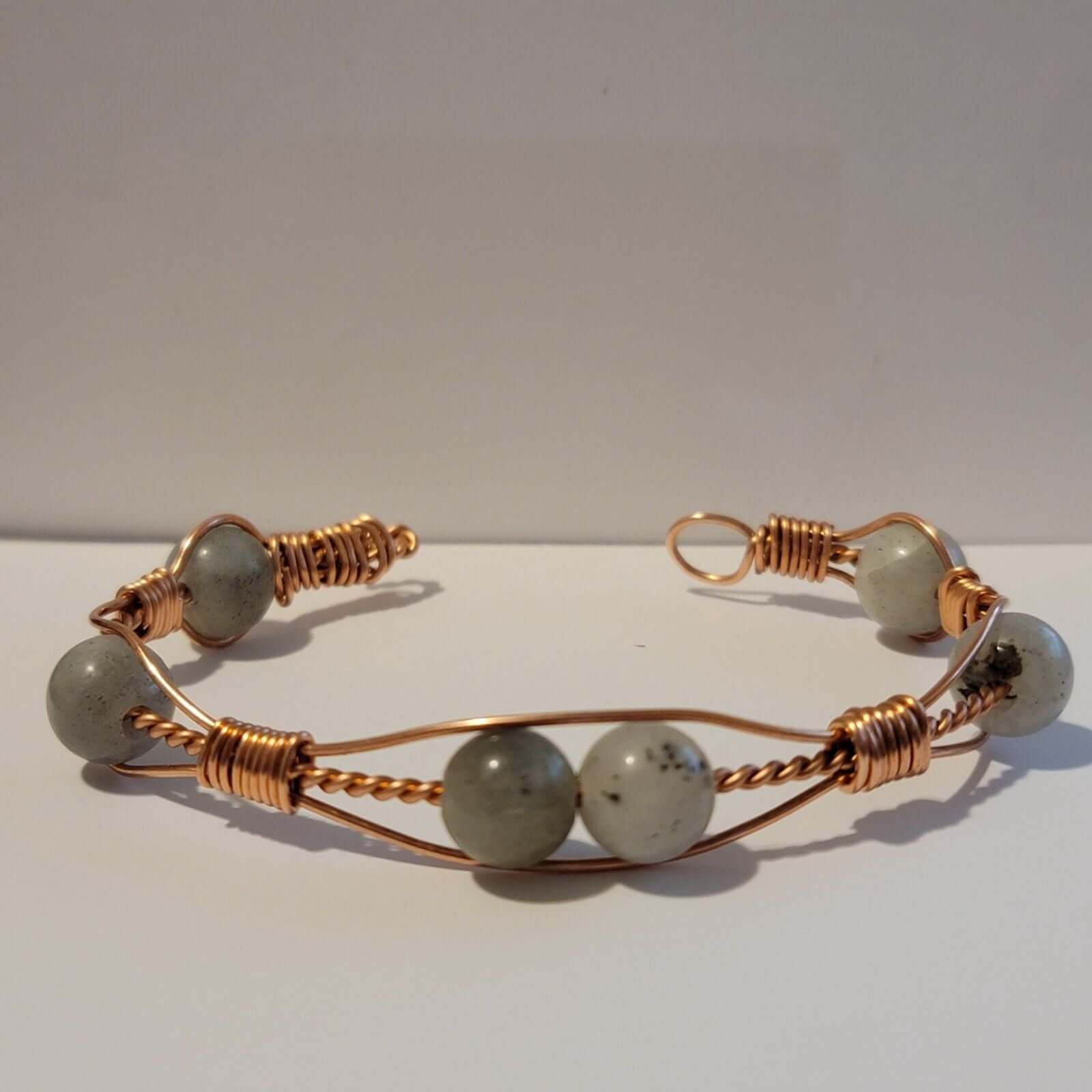 Bracelet manchette en cuivre et labradorite, fait main – Pierre naturelle