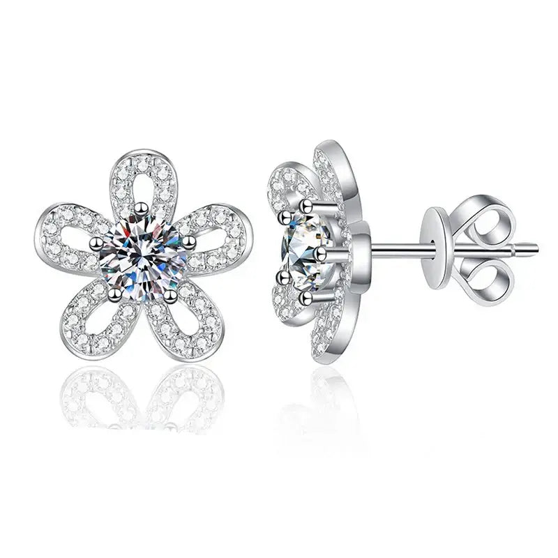 Boucles d'oreilles clous en argent sterling 925 avec moissanite 0,5 ct x2 motif fleur à cinq pétales