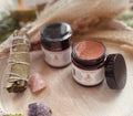 Masque à l'argile rouge du Maroc