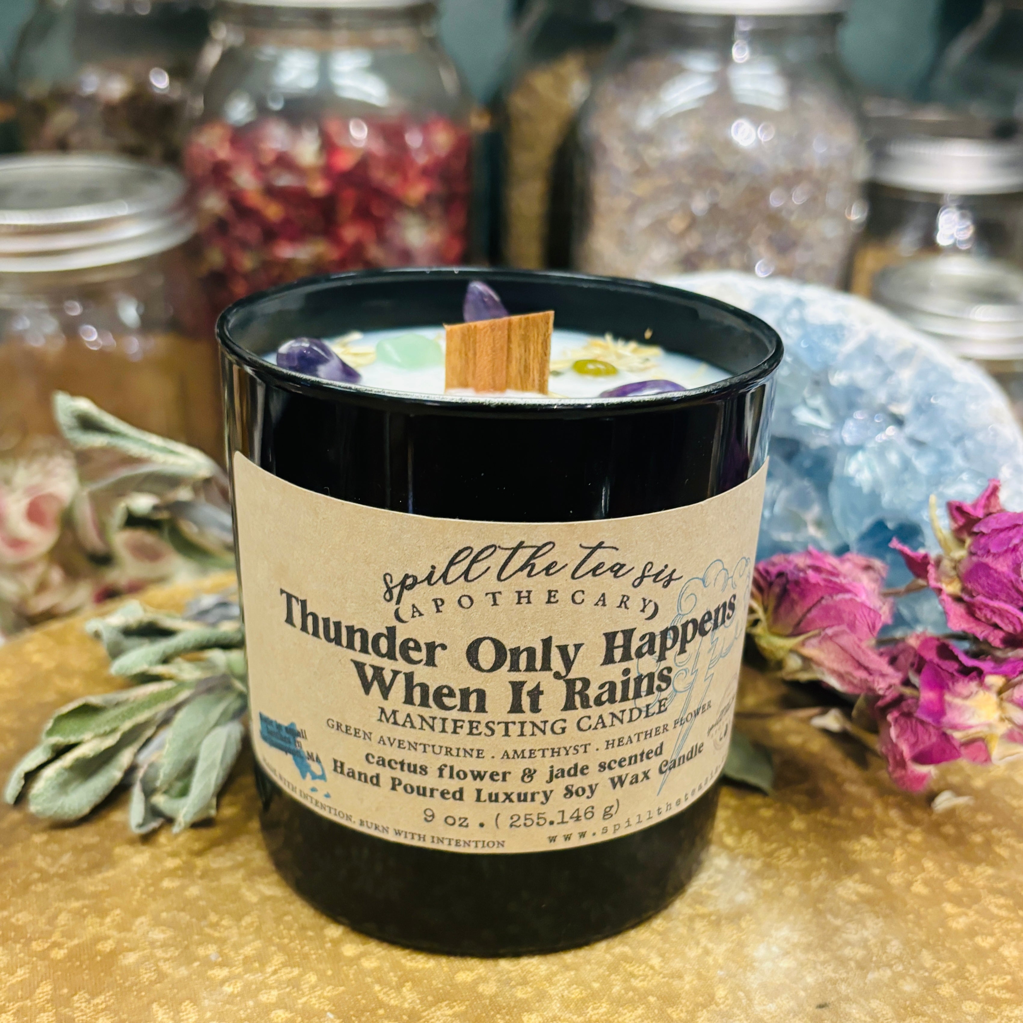 Bougie « Thunder Only Happens When It Rains » | Bougie de manifestation au soja, Aloe et Patchouli