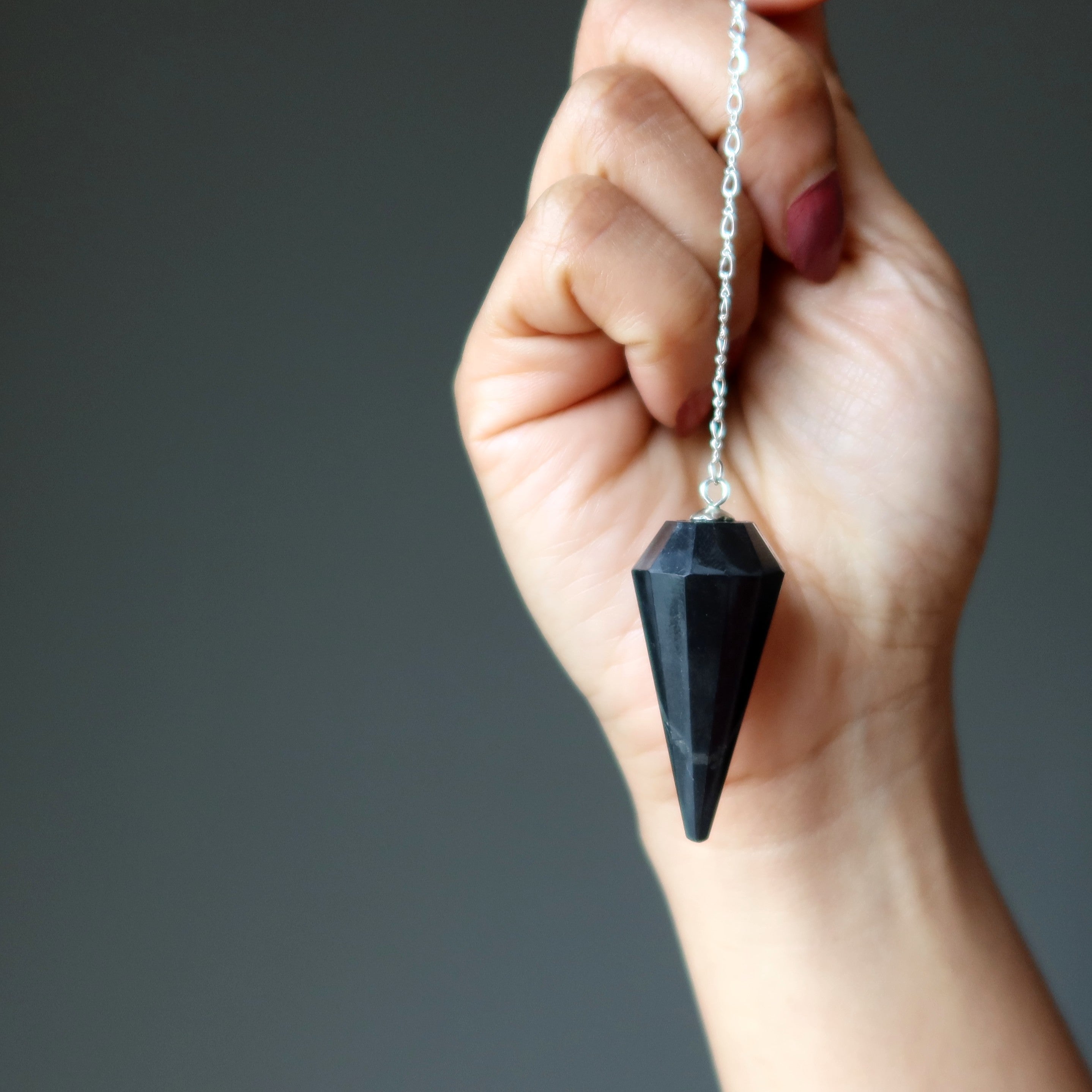 Pendule en shungite esprit protégé en argent sterling