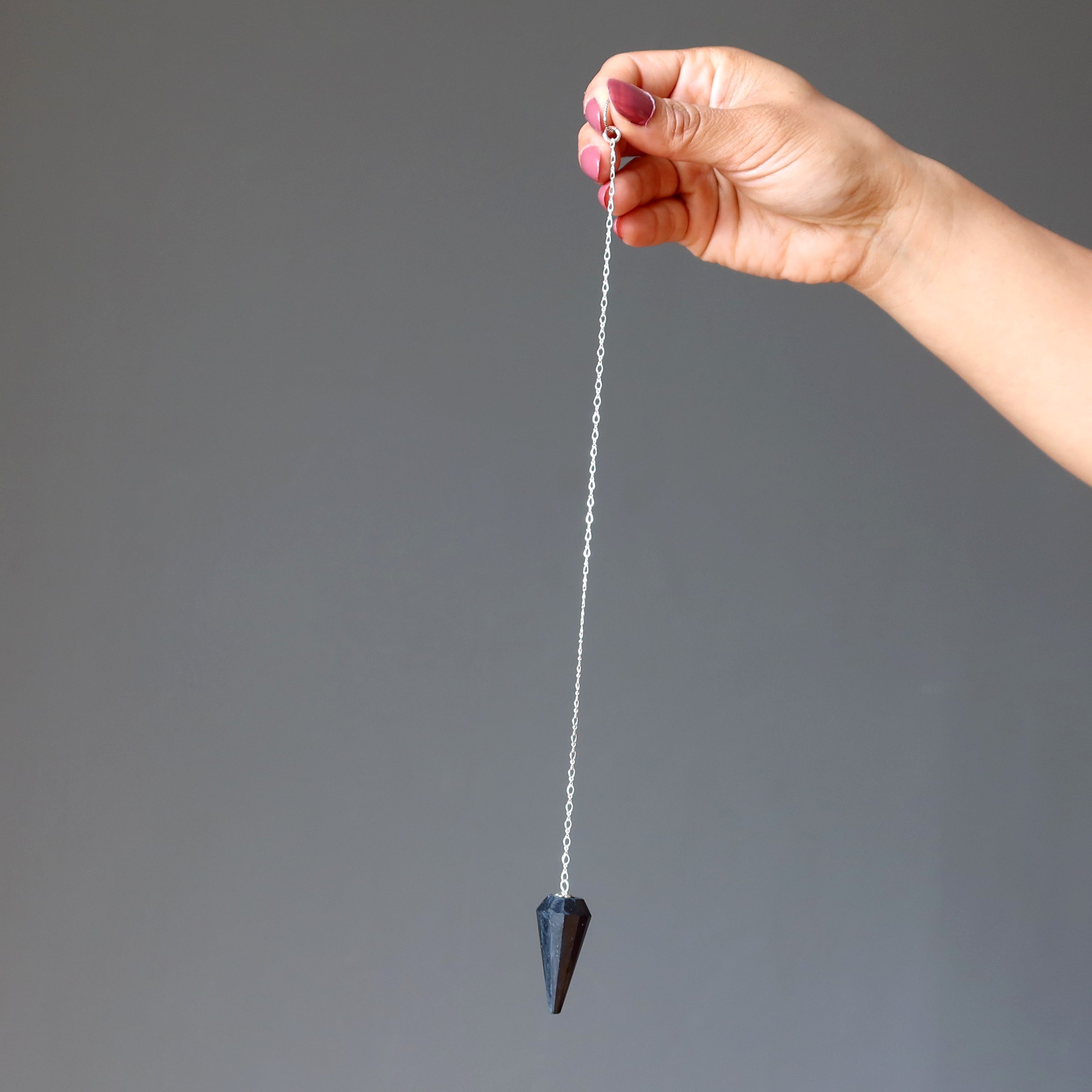 Pendule en shungite esprit protégé en argent sterling