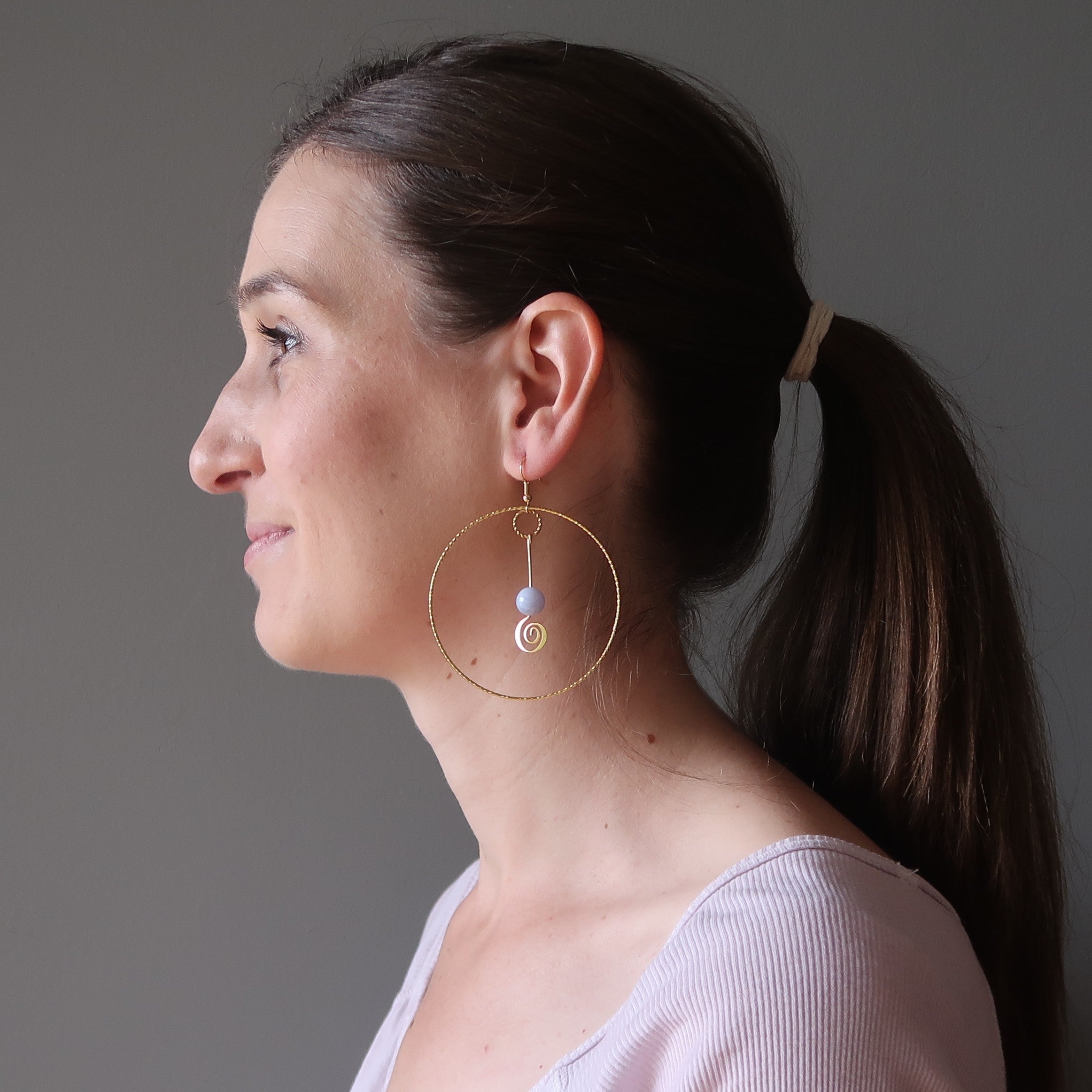 Boucles d'oreilles créoles Agate bleue dentelle Sérénité Or