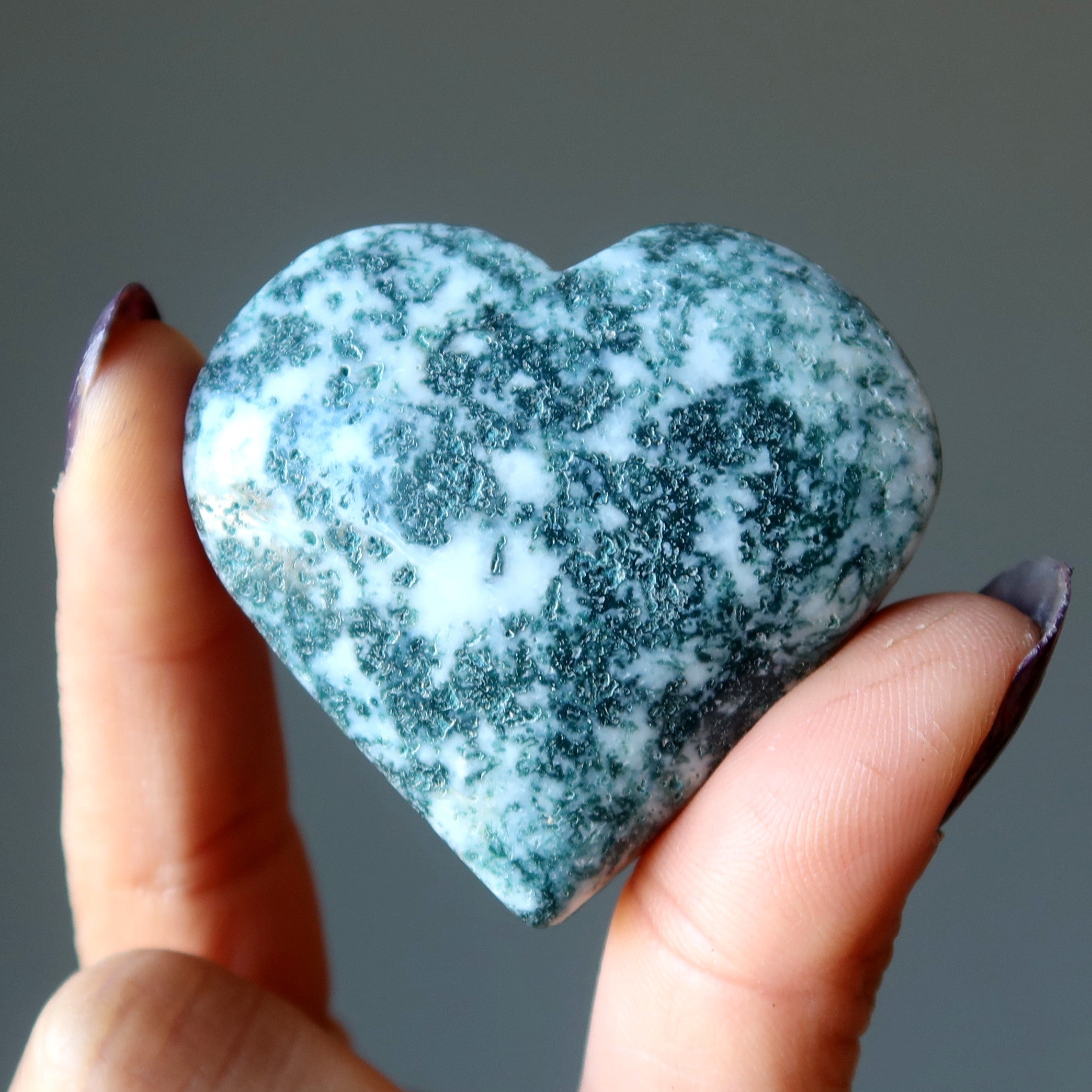 Cœur d'agate dendritique, relations florissantes, gemme verte de l'amour