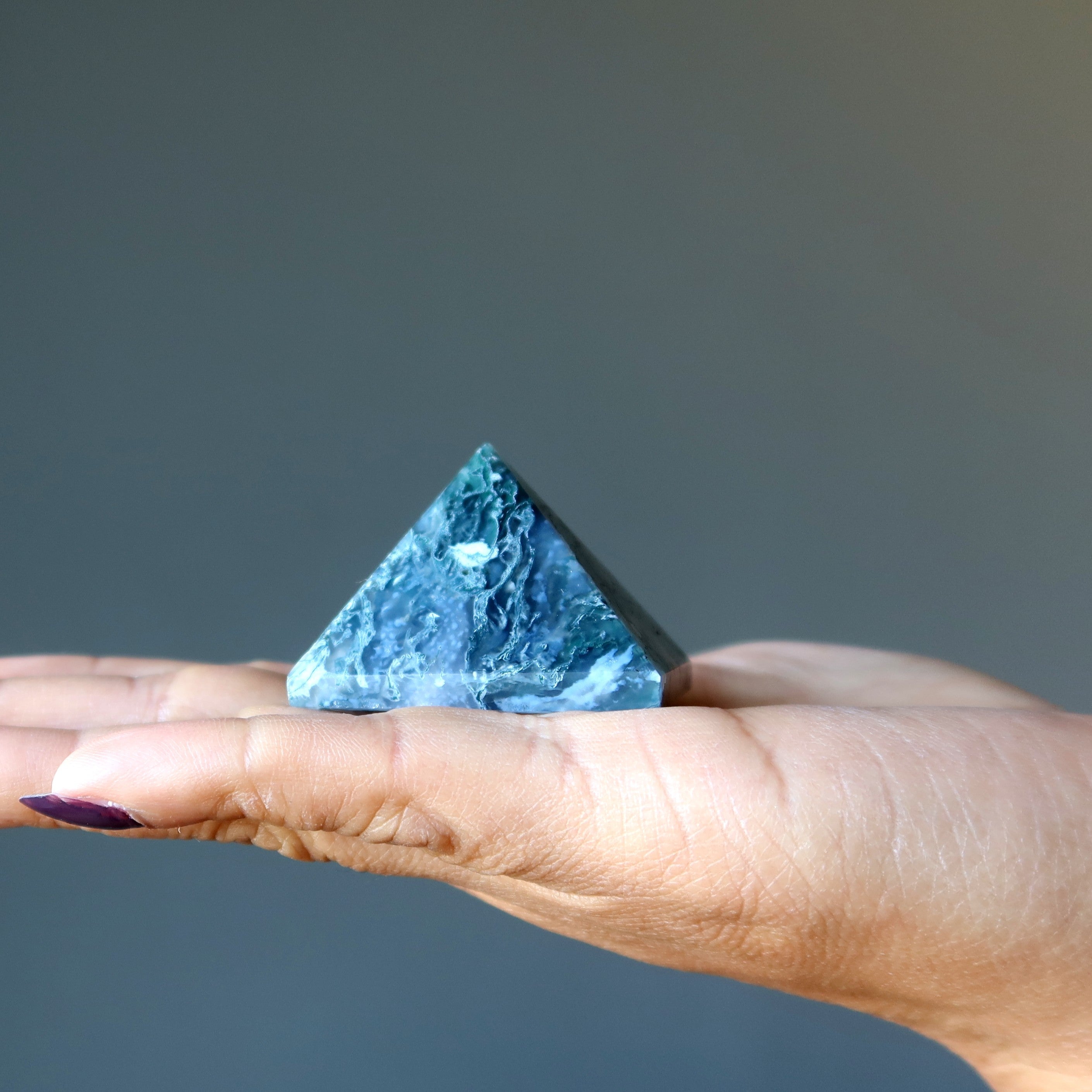 Moosachat Pyramide Kraft des natürlichen grünen Heilkristalls