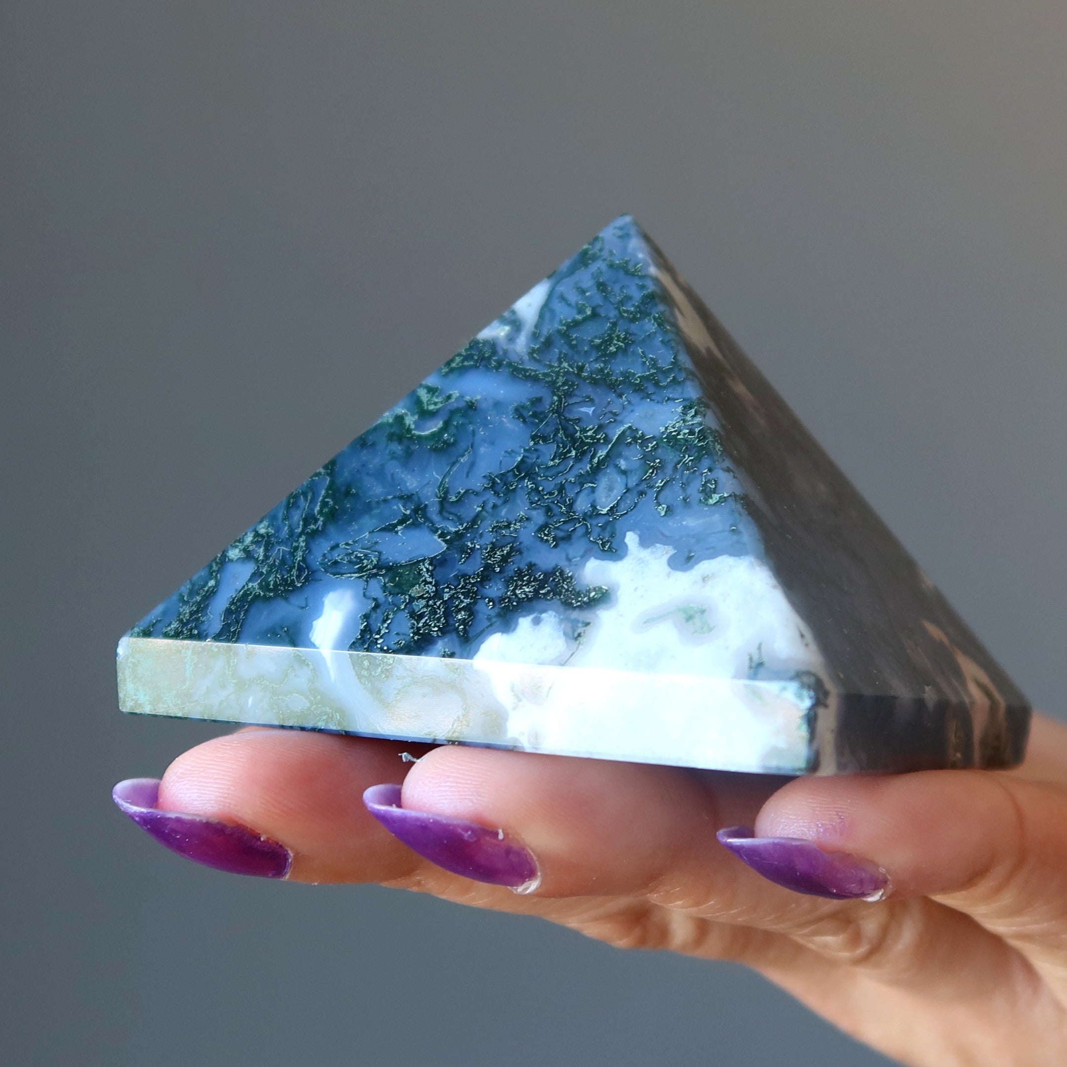 Moosachat Pyramide Kraft des natürlichen grünen Heilkristalls