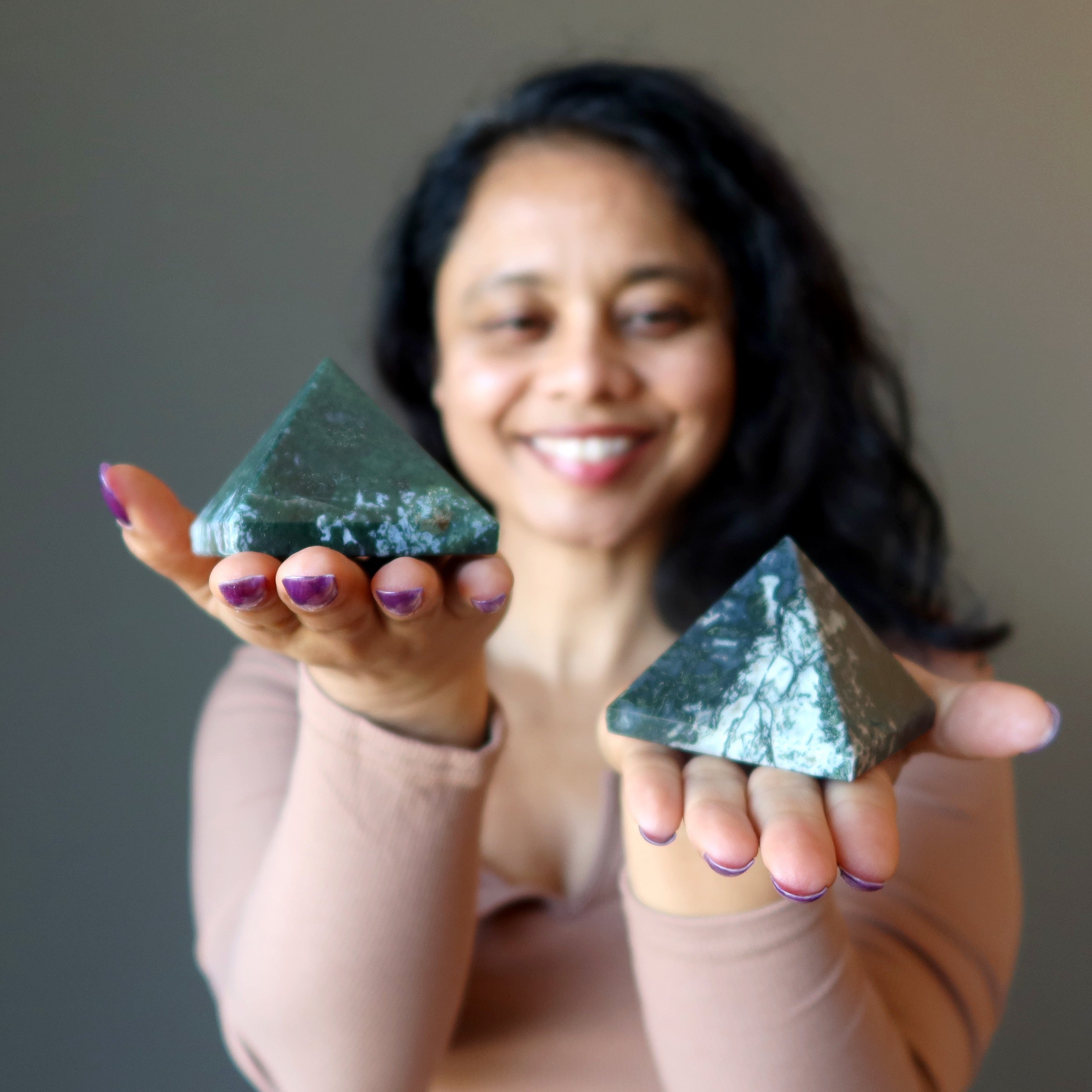 Moosachat Pyramide Kraft des natürlichen grünen Heilkristalls