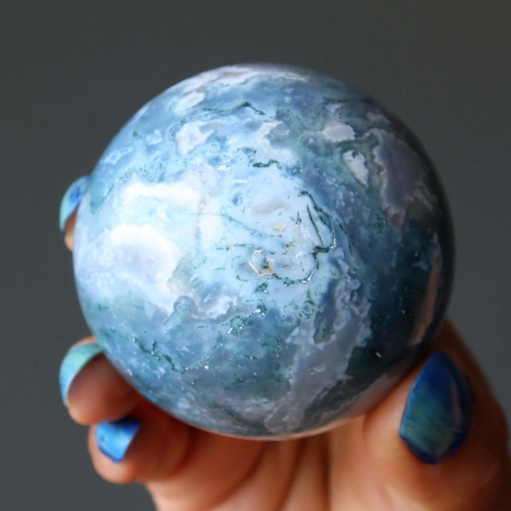 Sphère d'agate mousse, boule de cristal orbe vert clair