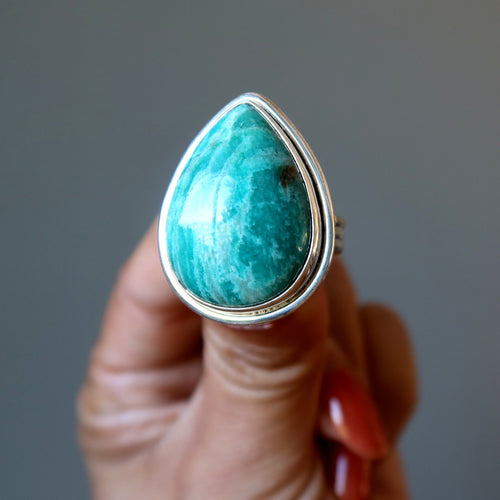 Amazonit-Ring „Ride the Tide“ mit aquamarinblauem Tropfenedelstein aus Sterlingsilber