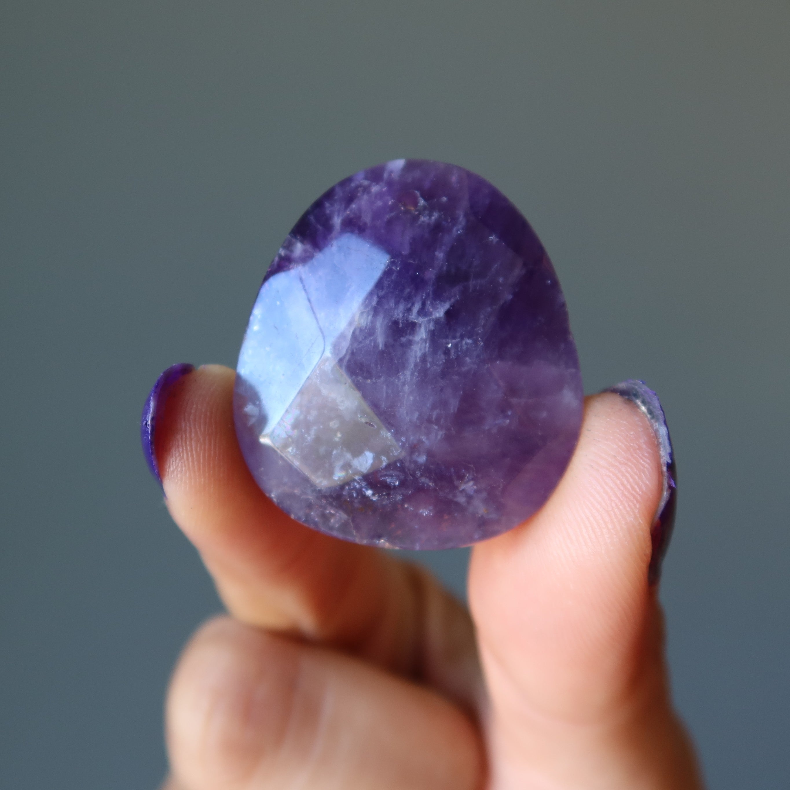 Amethyst-Anhänger, lila, Birne von Eden, facettierter gebohrter Stein