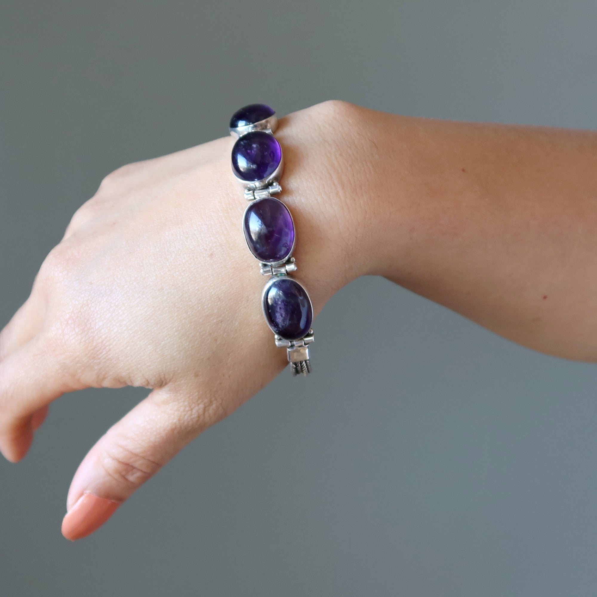 Amethyst Bracelet in Sterling Silver Timeless Spirit 7 Inch