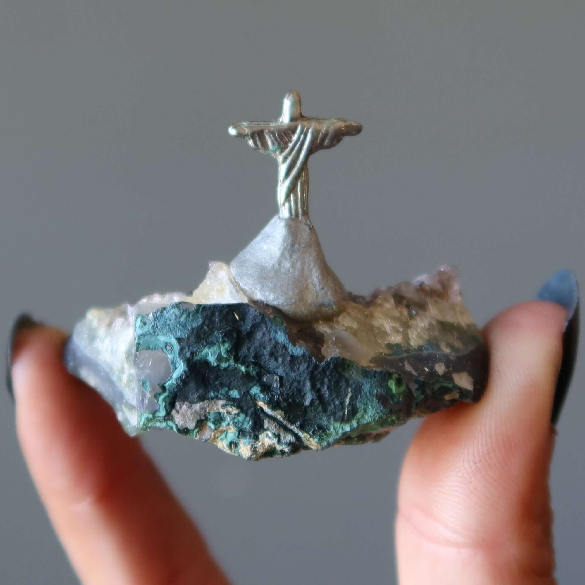 Amas de cristal d'améthyste Le Christ Rédempteur Pierre