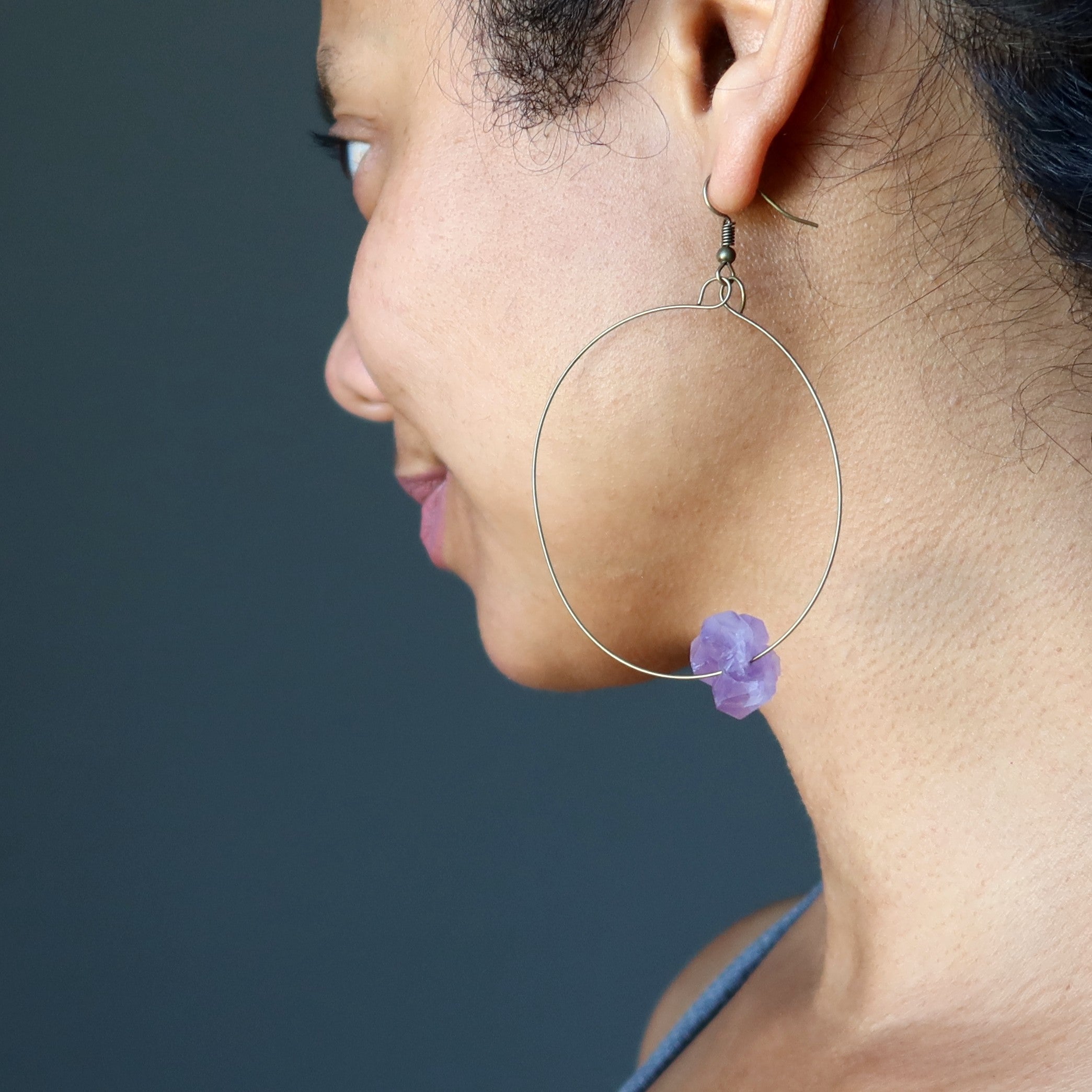 Boucles d'oreilles Améthyste Beauté Violette Créoles en Pierres Brutes