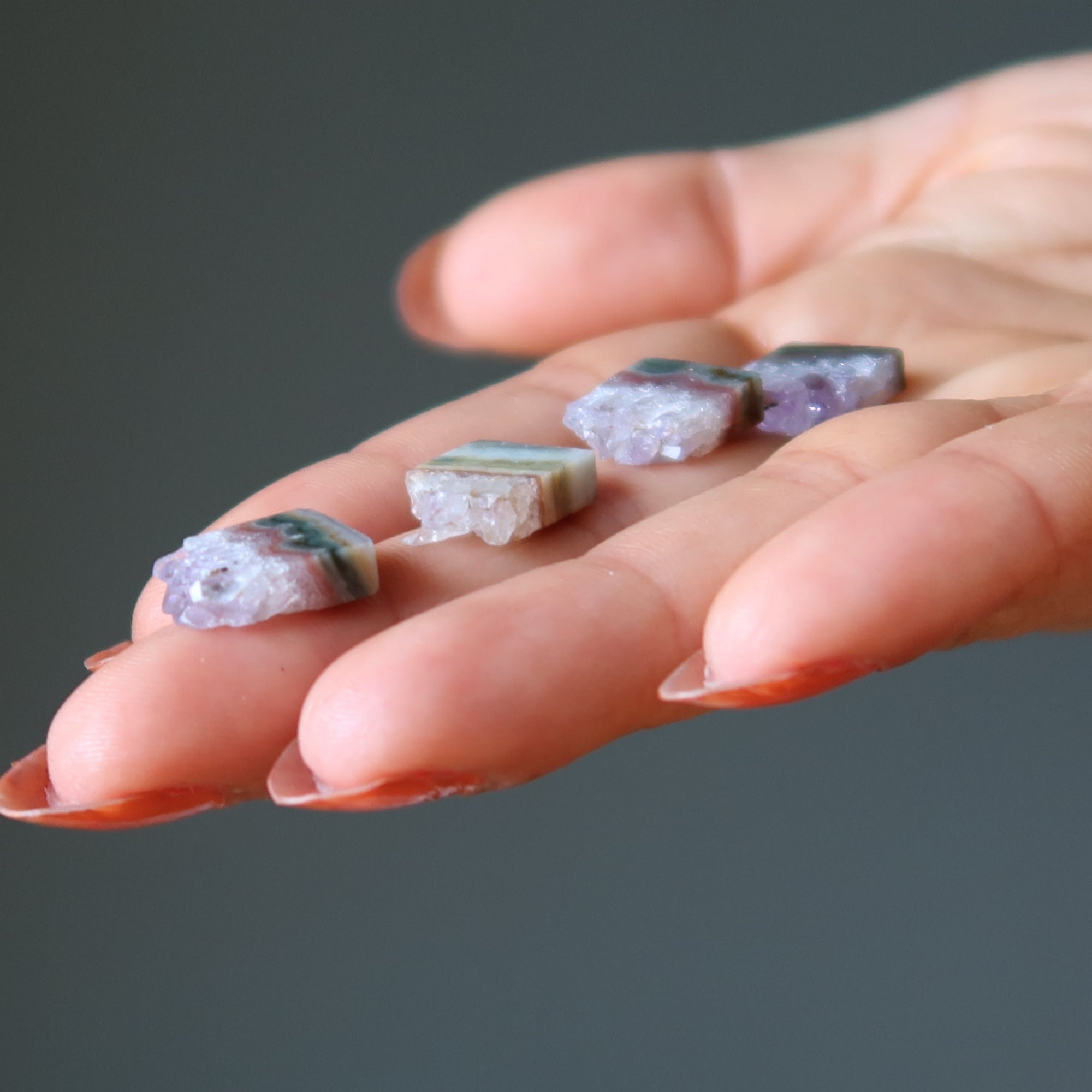 Géode d'améthyste, lot de 4 mini cabochons "Tranches de paradis"