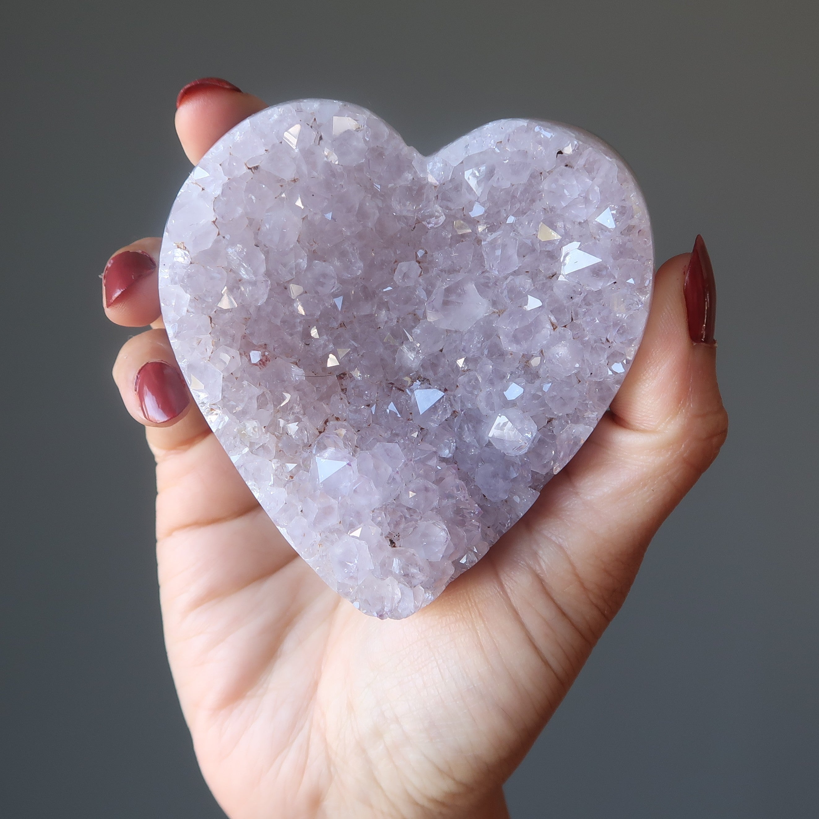 Cœur d'améthyste, sentiments tendres, amas de cristaux violets