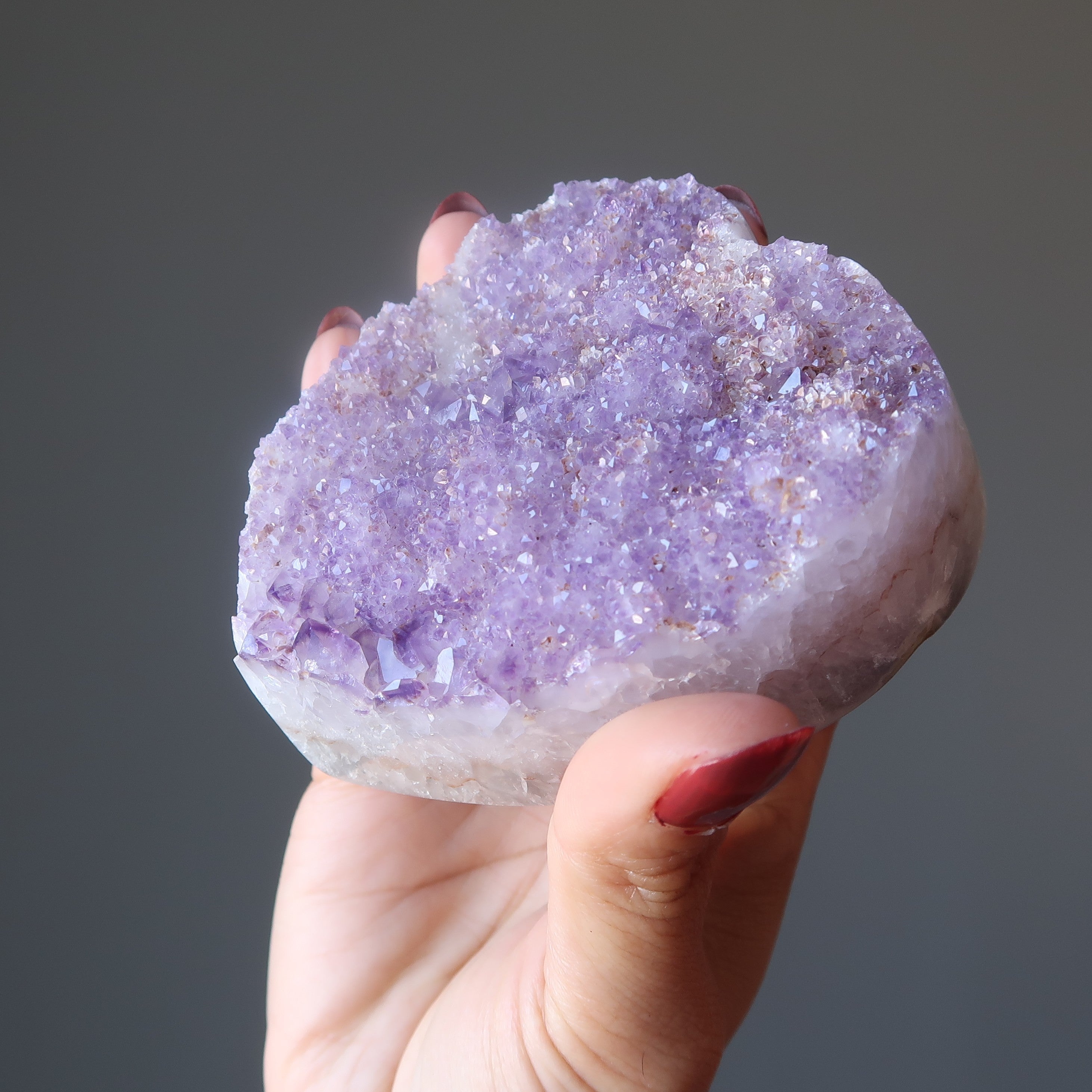 Cœur d'améthyste, sentiments tendres, amas de cristaux violets