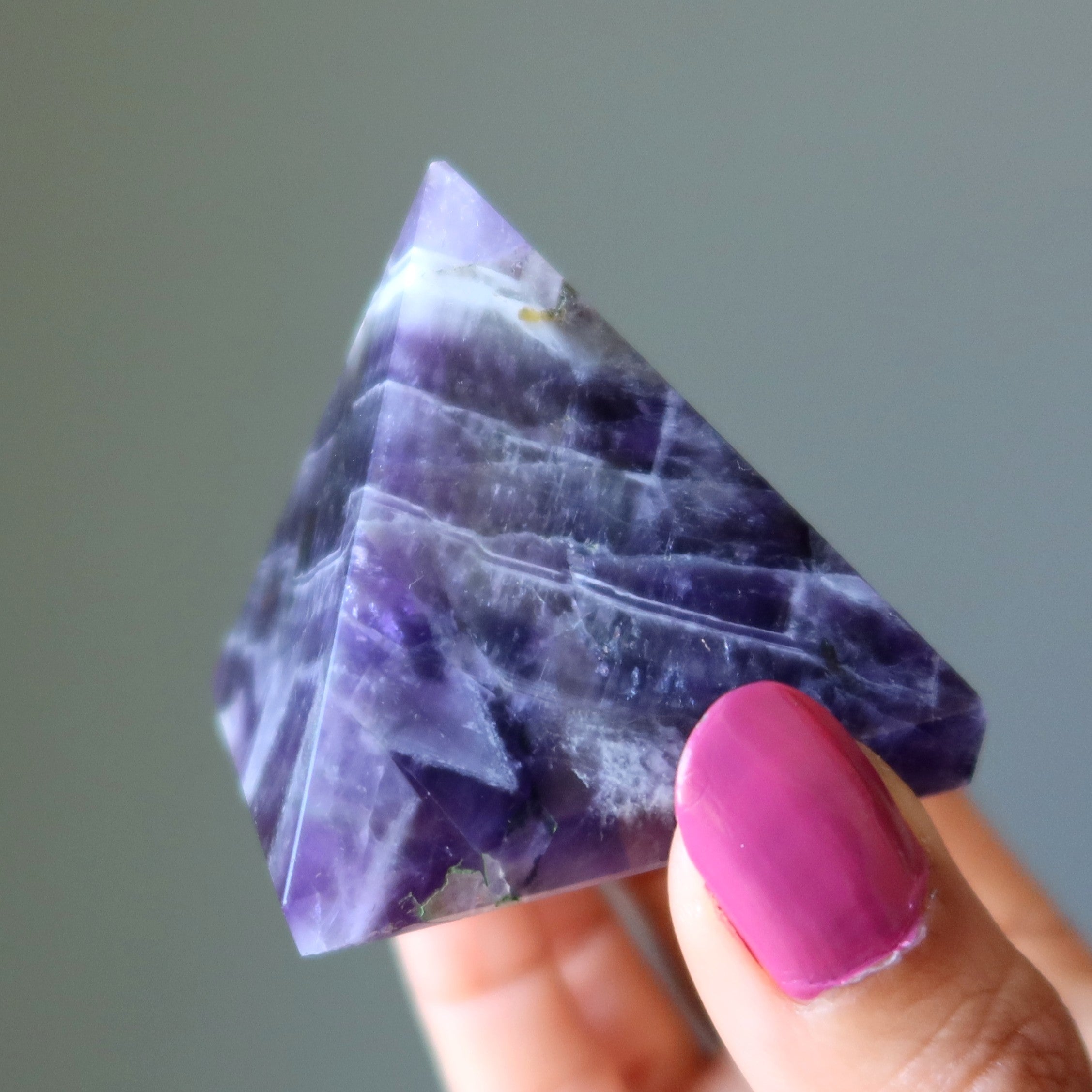 Améthyste Pyramide Chevron Violet Univers Cristal