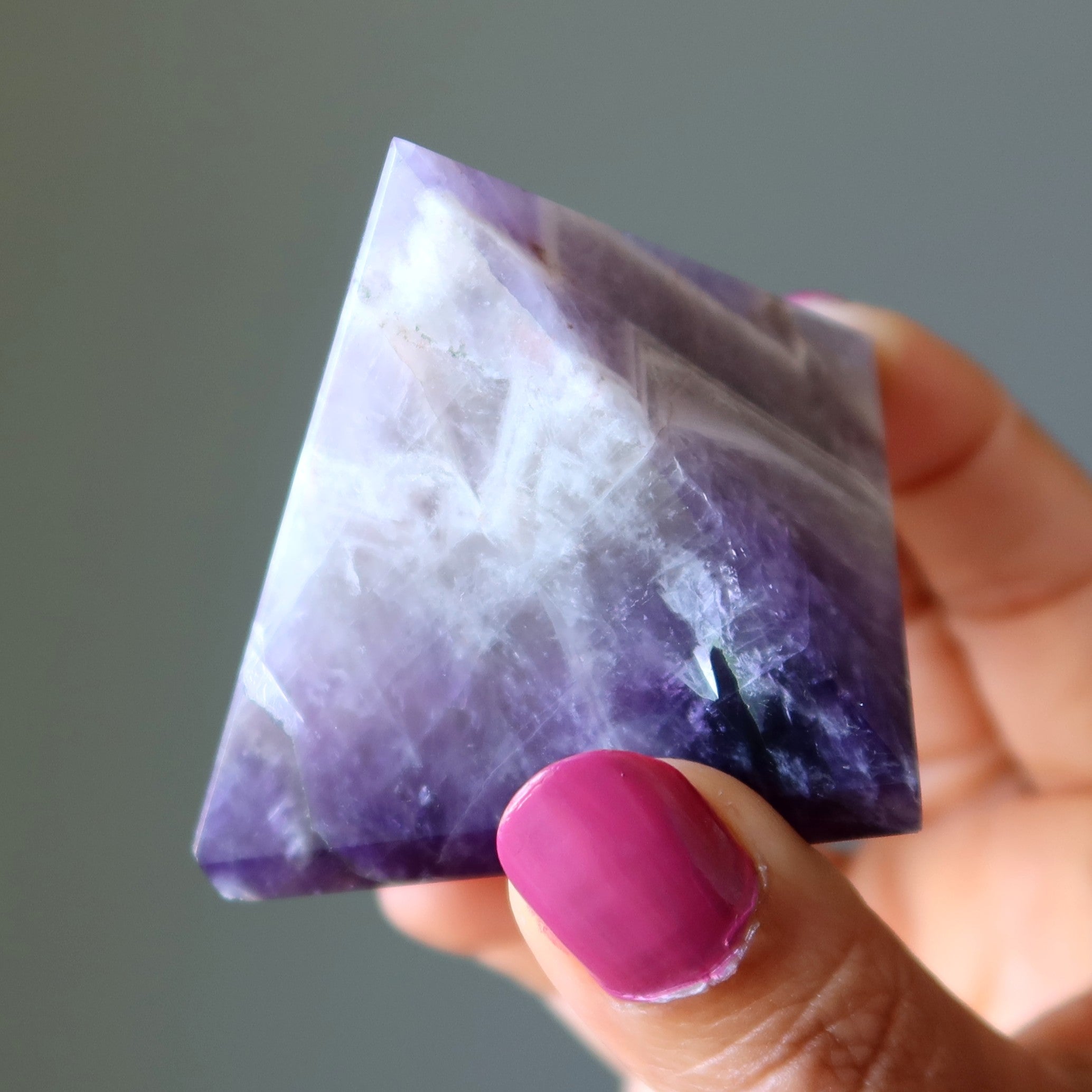 Améthyste Pyramide Chevron Violet Univers Cristal