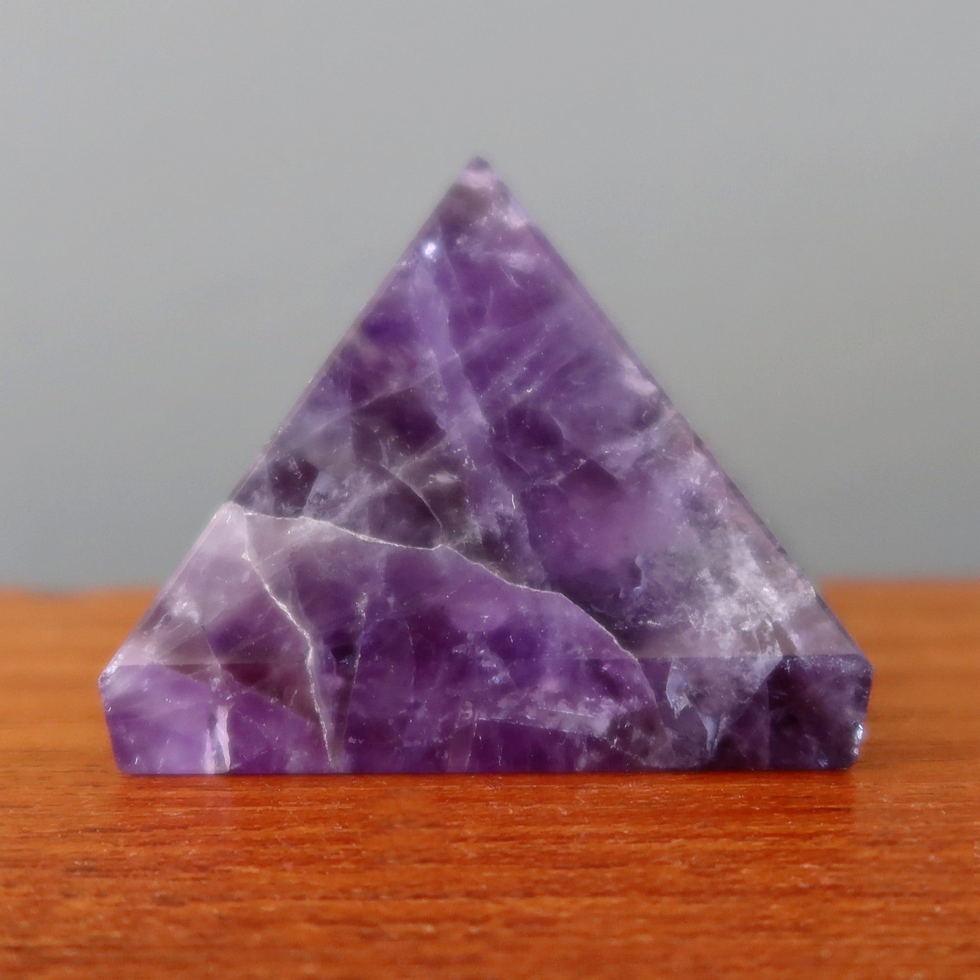Amethyst Pyramide Lila Intuitiver Symbolstein