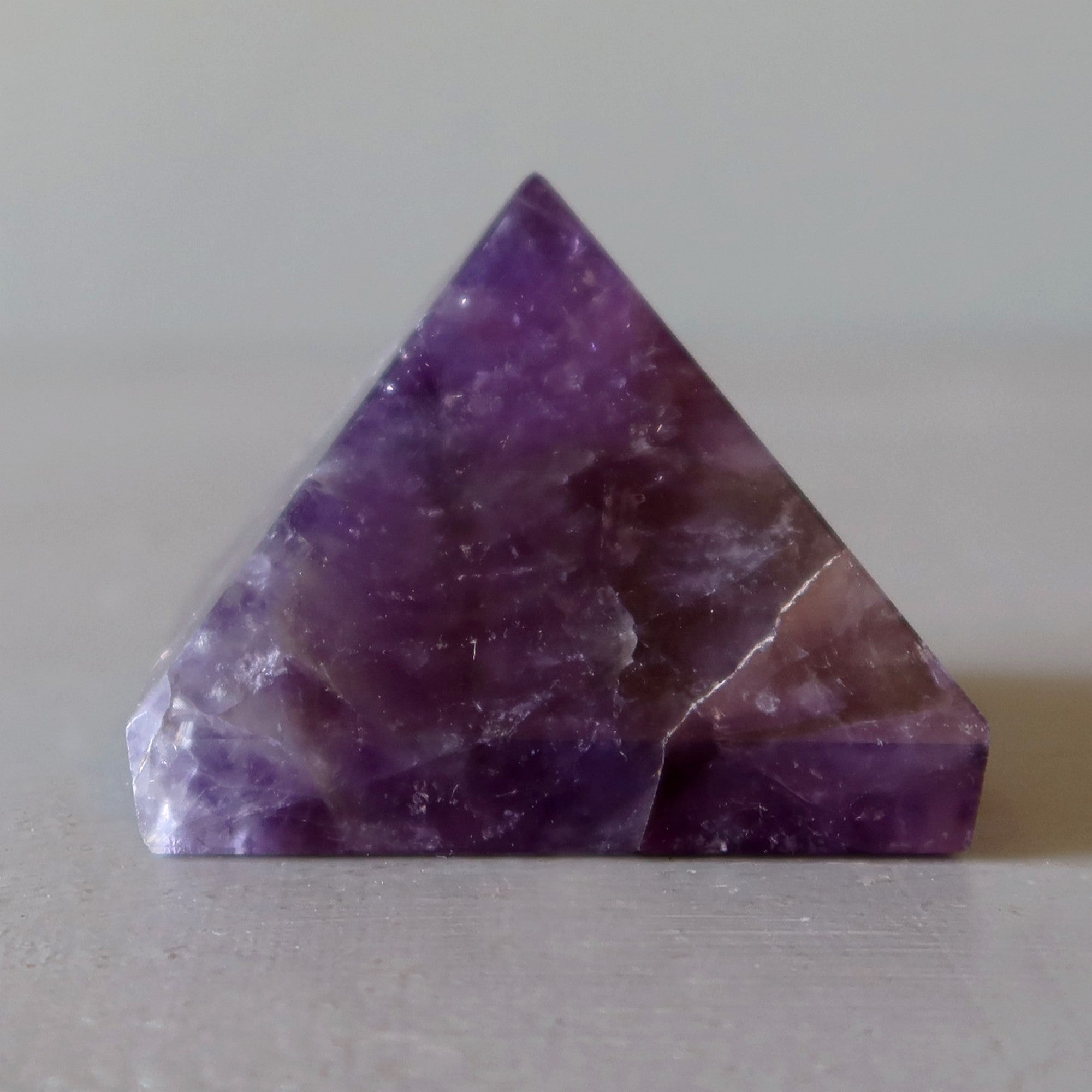 Amethyst Pyramide Lila Intuitiver Symbolstein