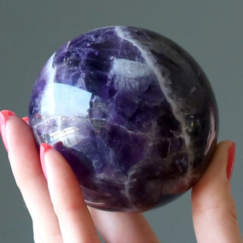 Amethystkugel Engelsflügel Lila Chevron Kristallkugel