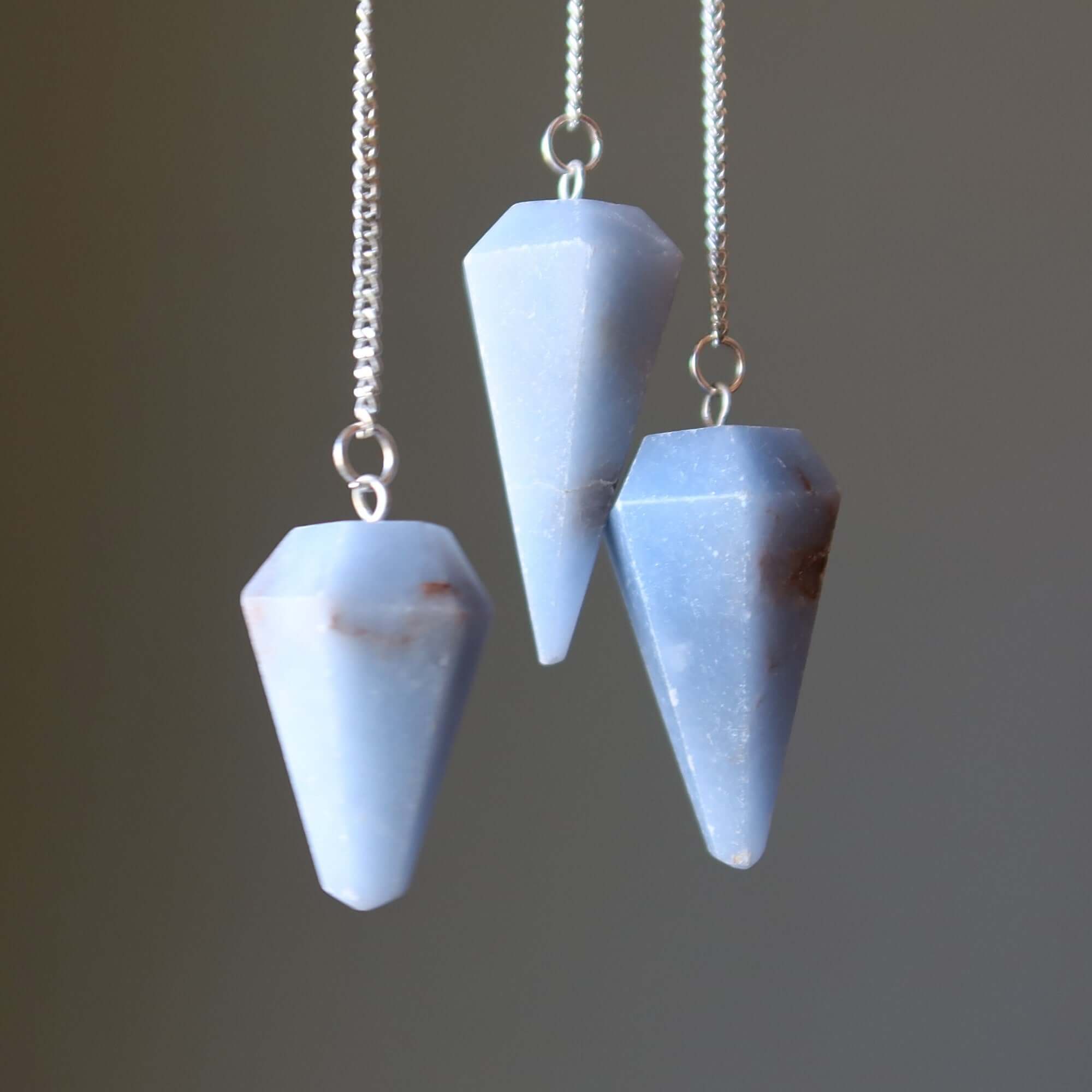 Pendentif en angélite, "parler aux anges", pierre