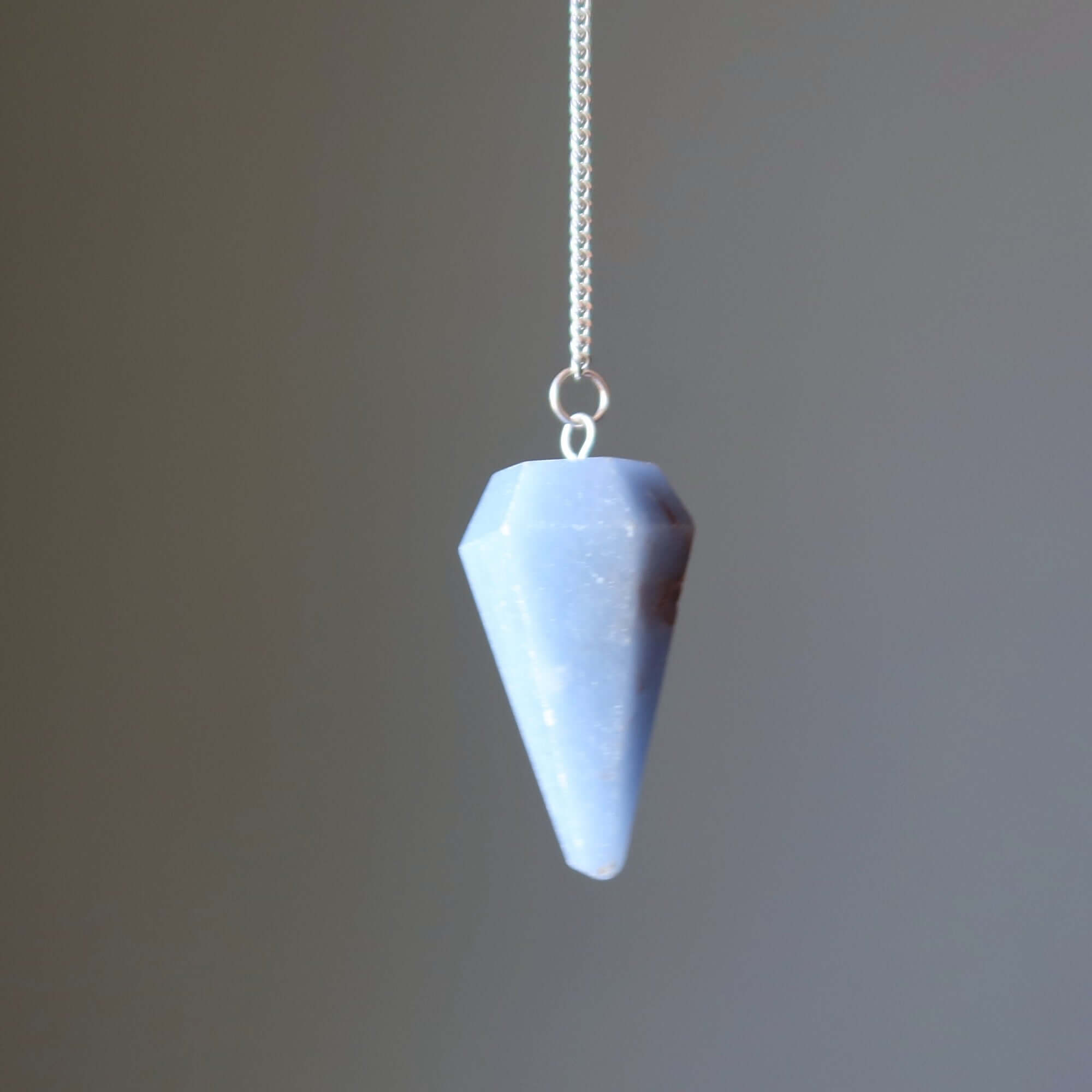 Pendentif en angélite, "parler aux anges", pierre