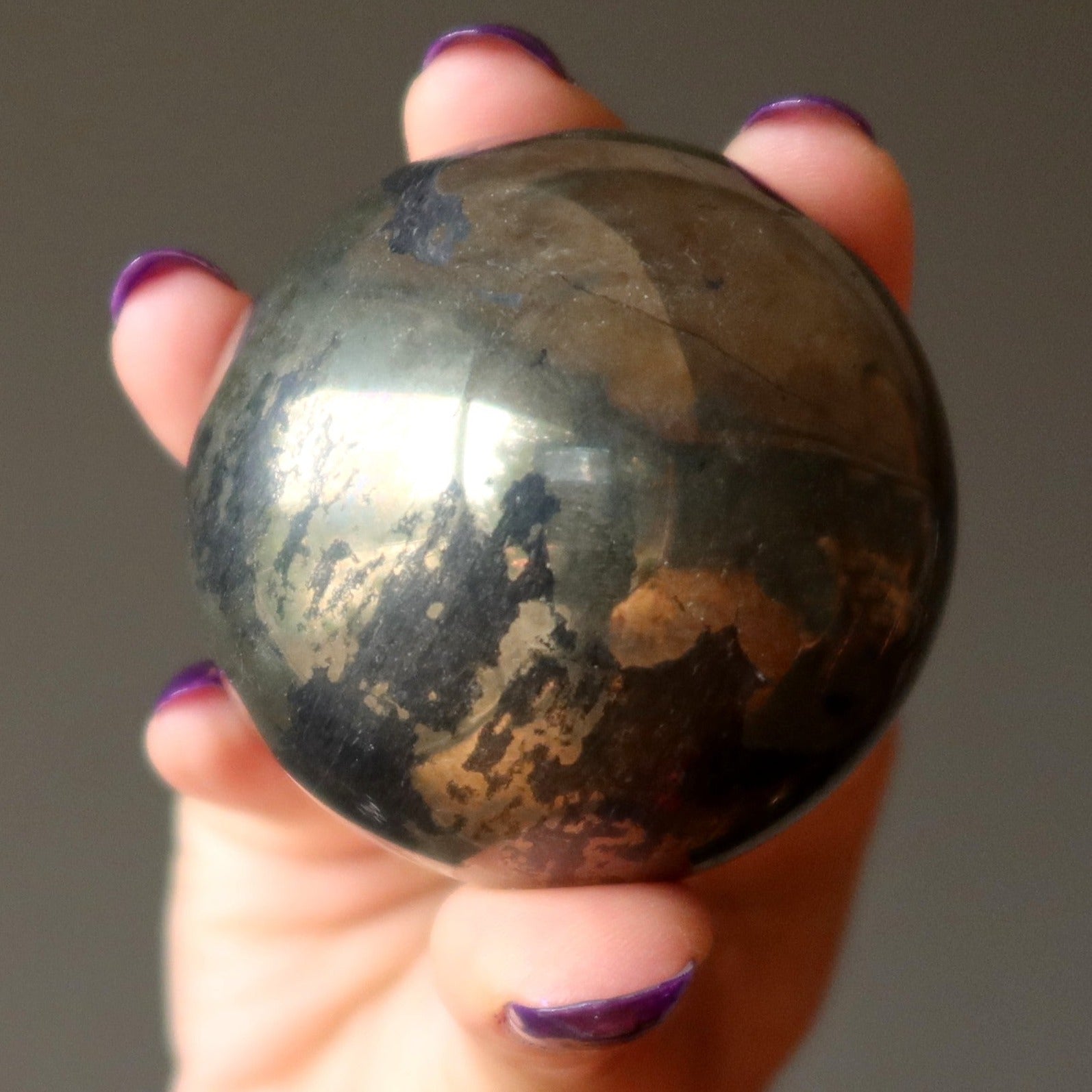 Sphère Apache Gold brillante et chaude en pyrite, boule de cristal