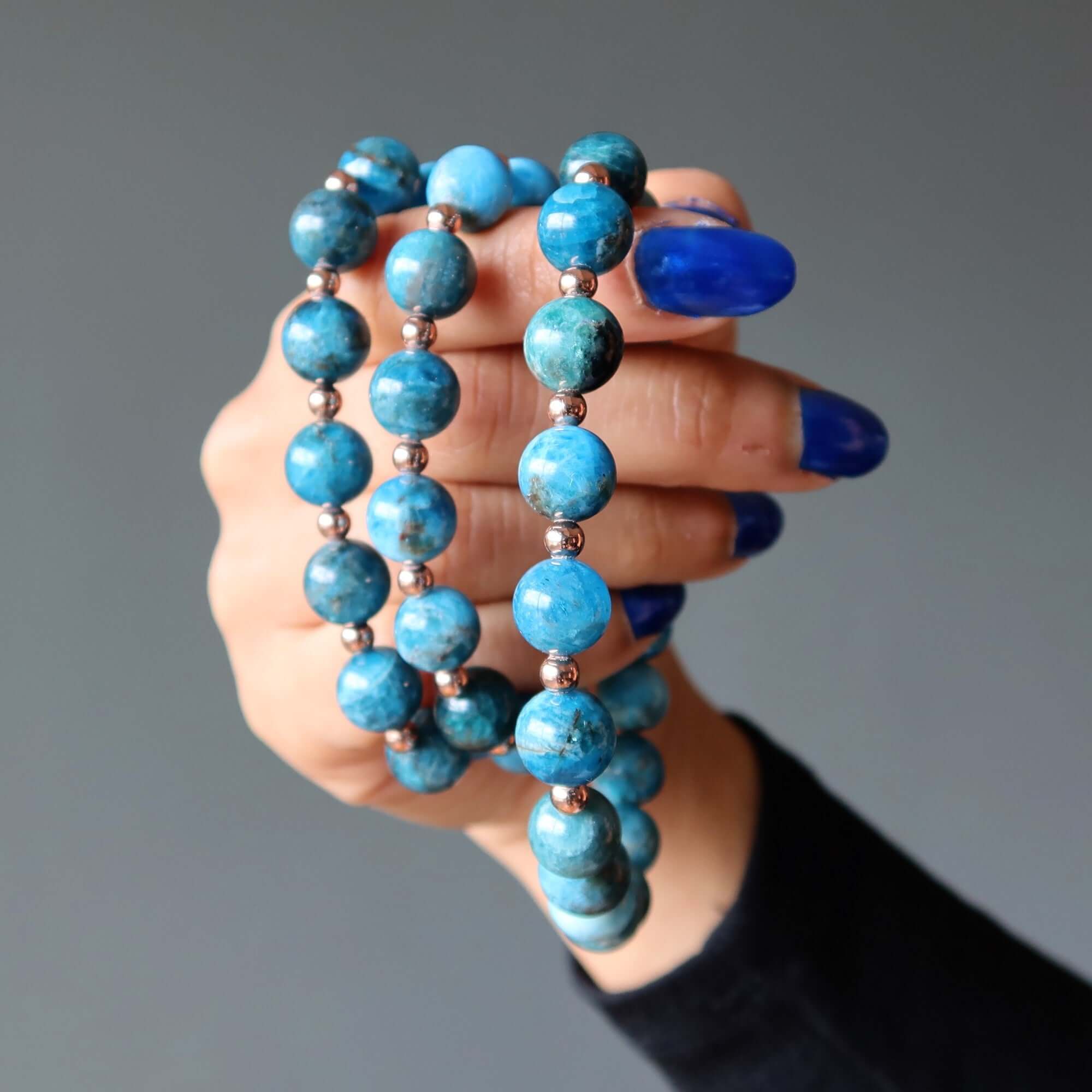 Bracelet en Apatite Perles de Cristal Bleu Royal sur Grandeur de Cuivre