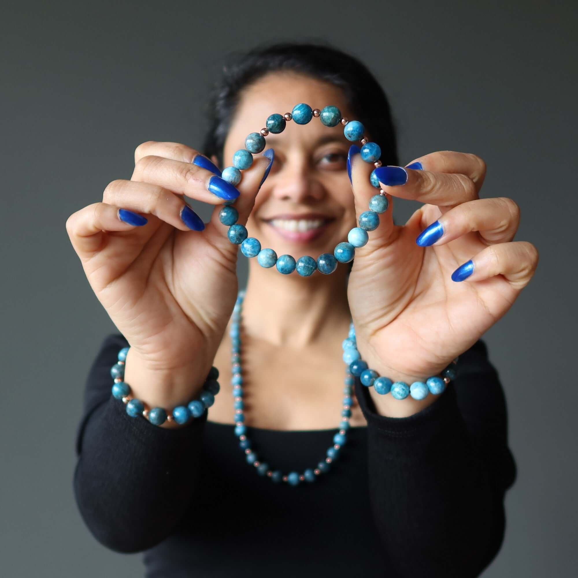 Bracelet en Apatite Perles de Cristal Bleu Royal sur Grandeur de Cuivre