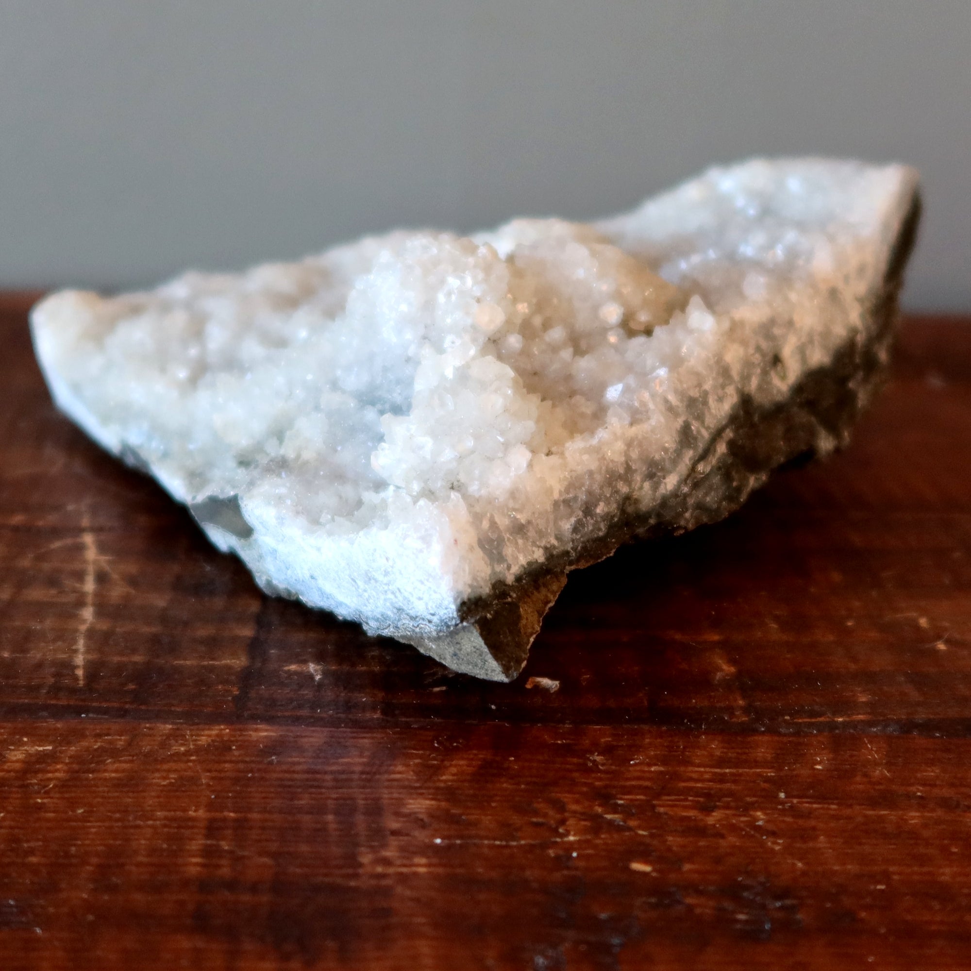 Apophyllite en Grappe, Cristal Clair Apaisant, Triangle 16,5 cm