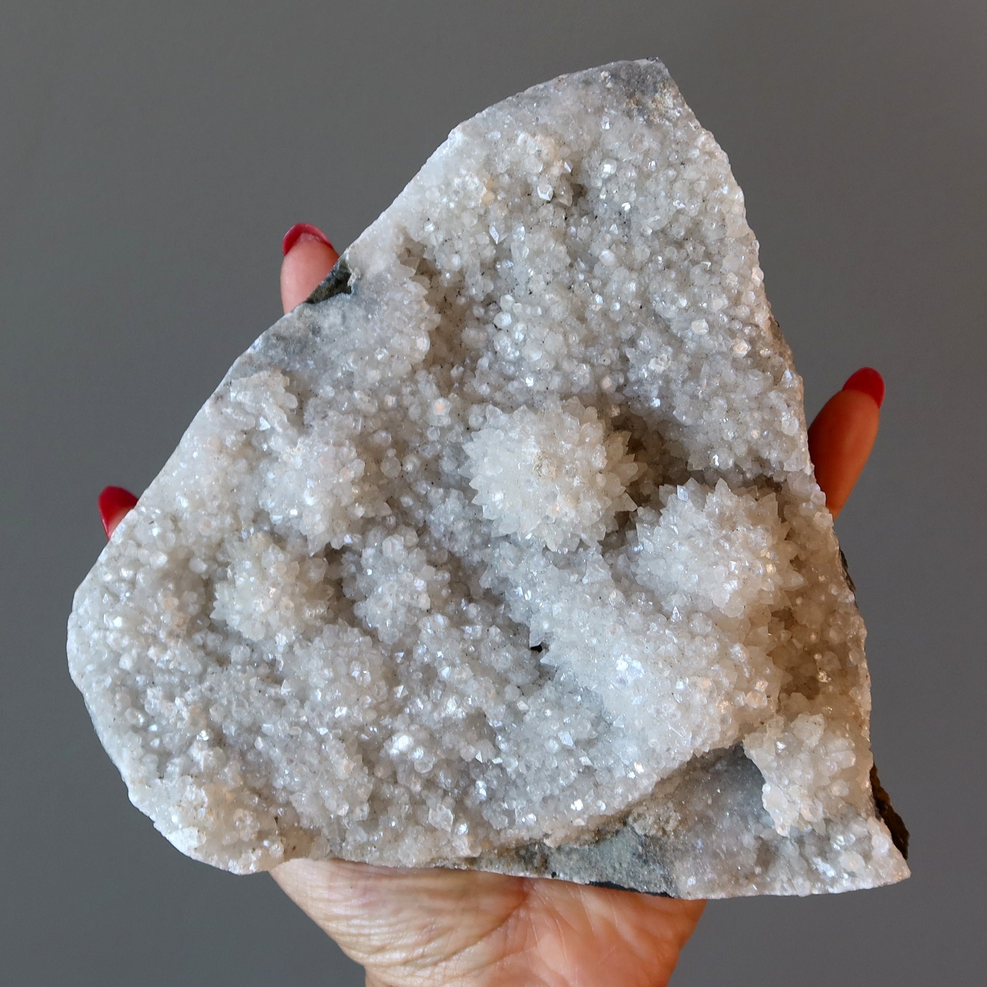 Apophyllite en Grappe, Cristal Clair Apaisant, Triangle 16,5 cm