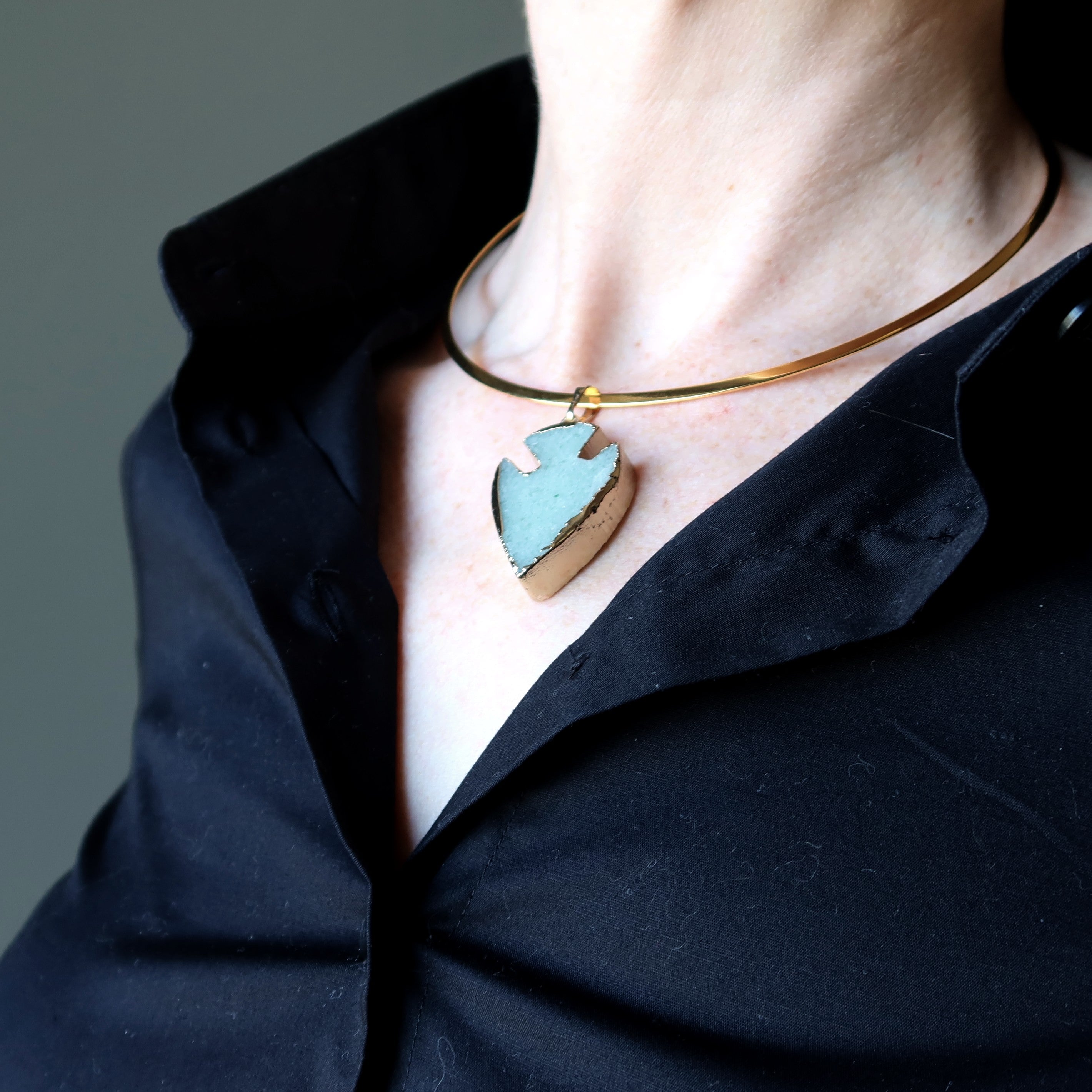 Grüner Aventurin Halskette Pfeilspitze Gold Collier