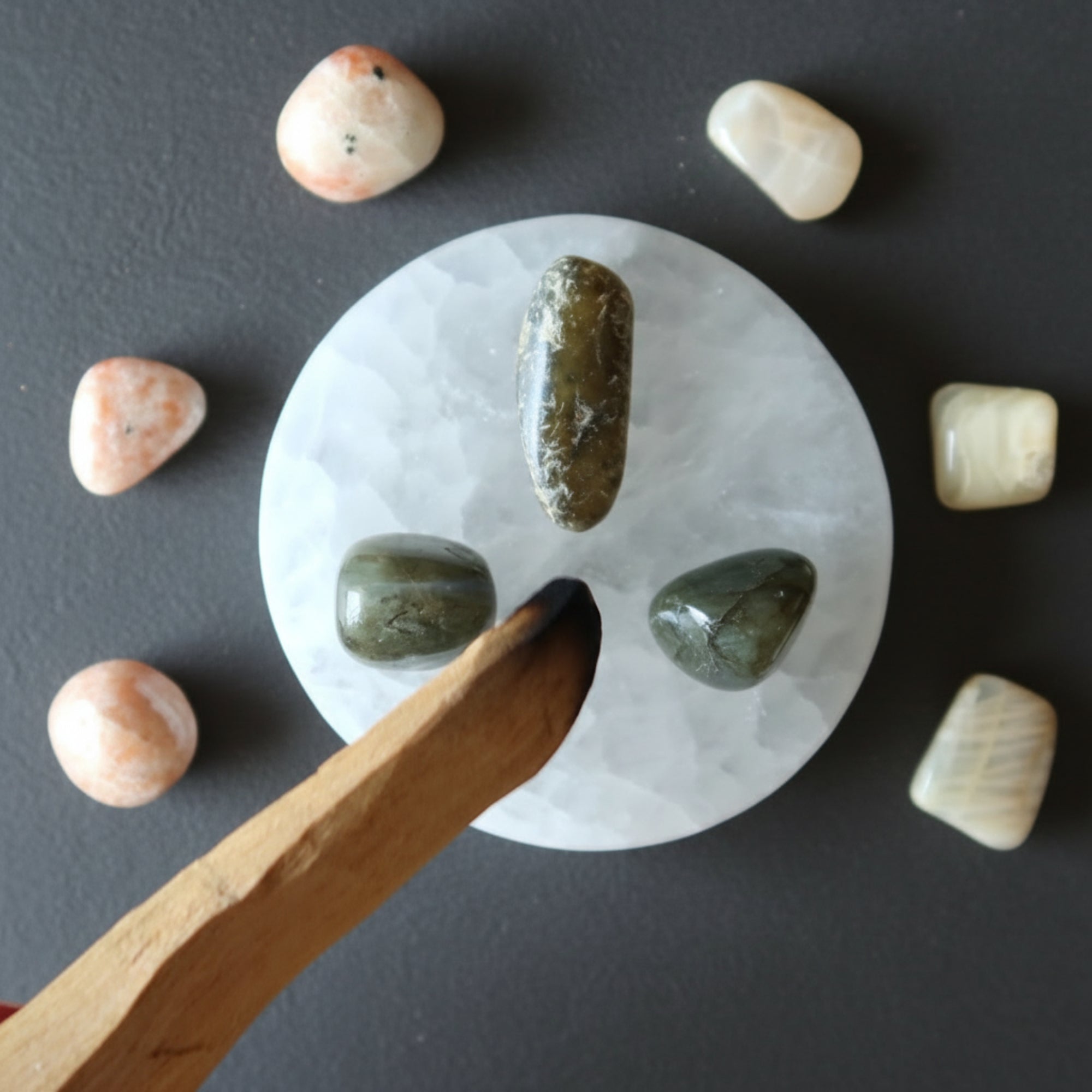 Astrology Set Sun-Moon Crystals and Selenite Charger