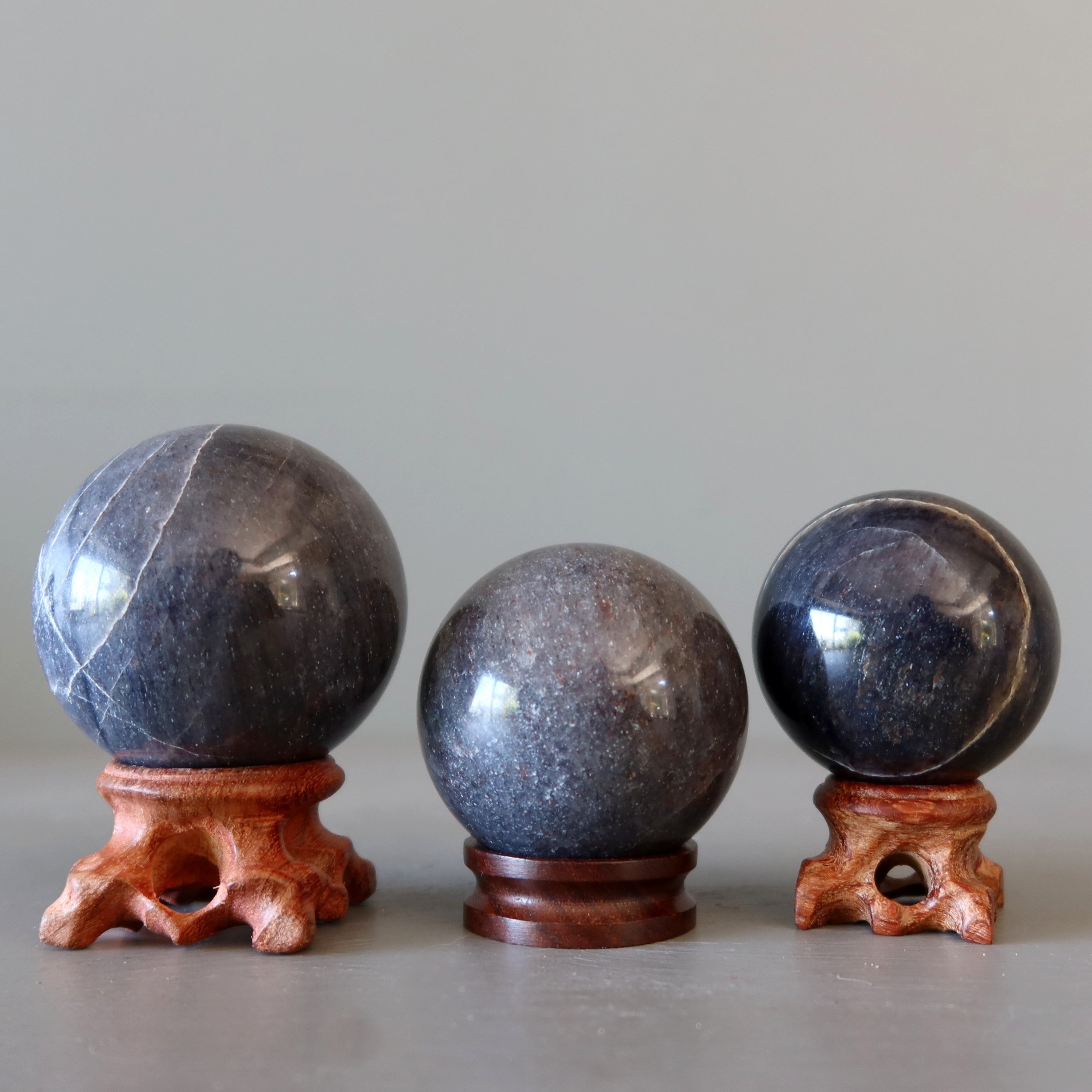 Sphère en Aventurine Bleu Nuit – Boule de Cristal Méridien
