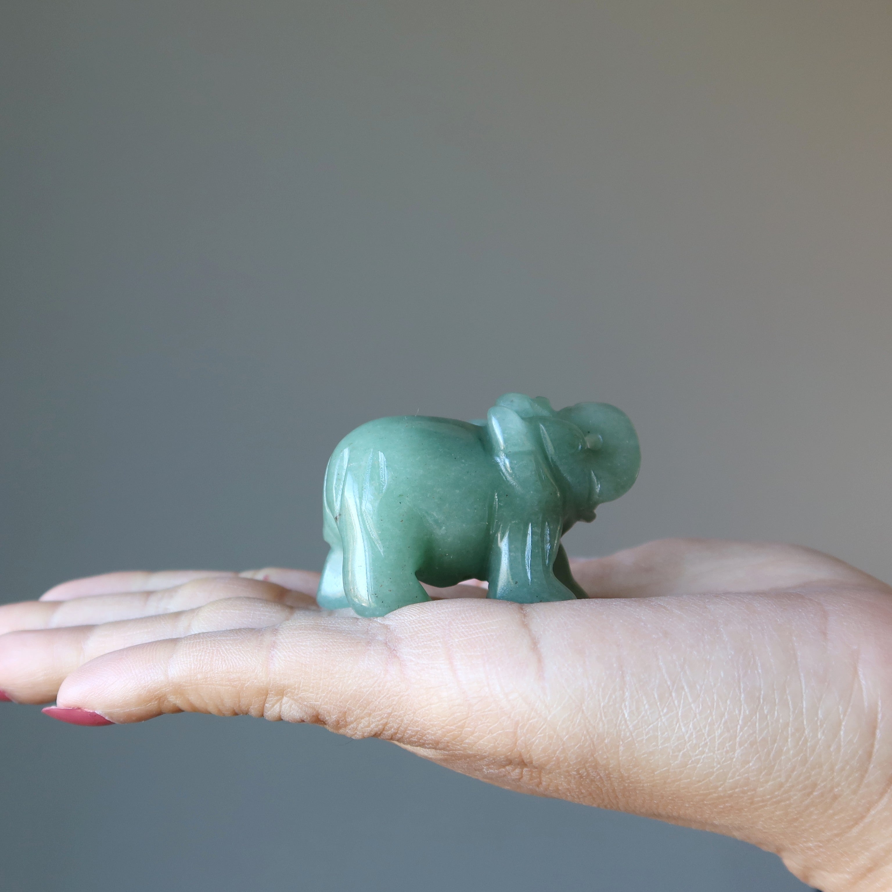 Figurine d'éléphant en aventurine verte porte-bonheur