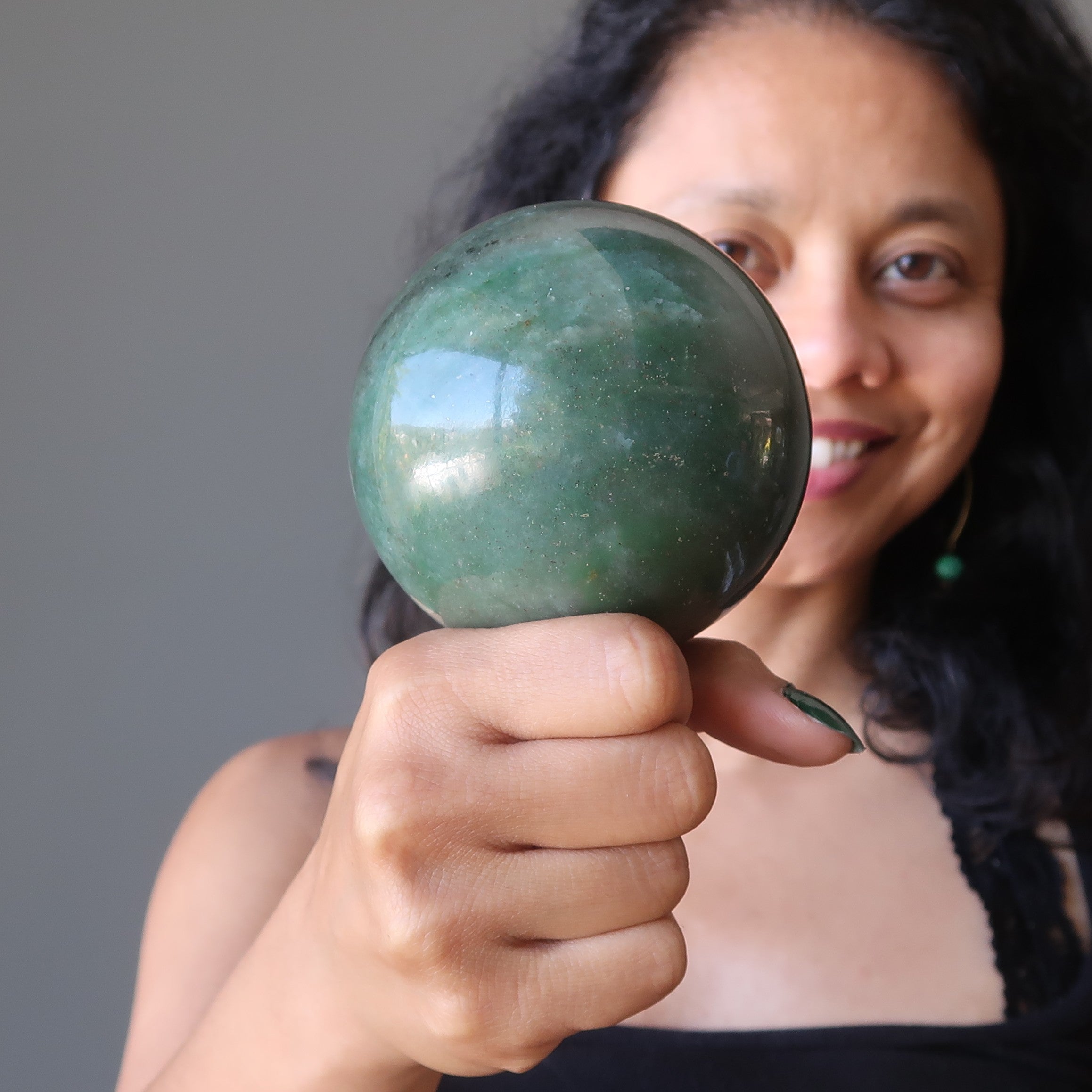 Sphère d'aventurine verte : Cristal de prospérité et d'abondance florissante