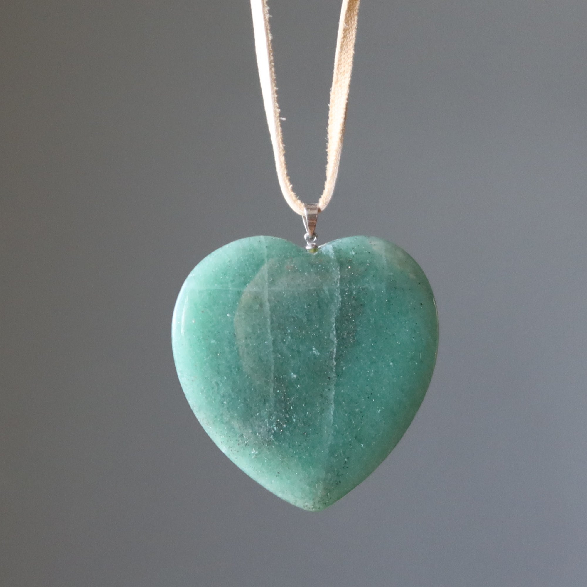 Collier Aventurine Verte Mon Grand Cœur Abondant sur Cuir