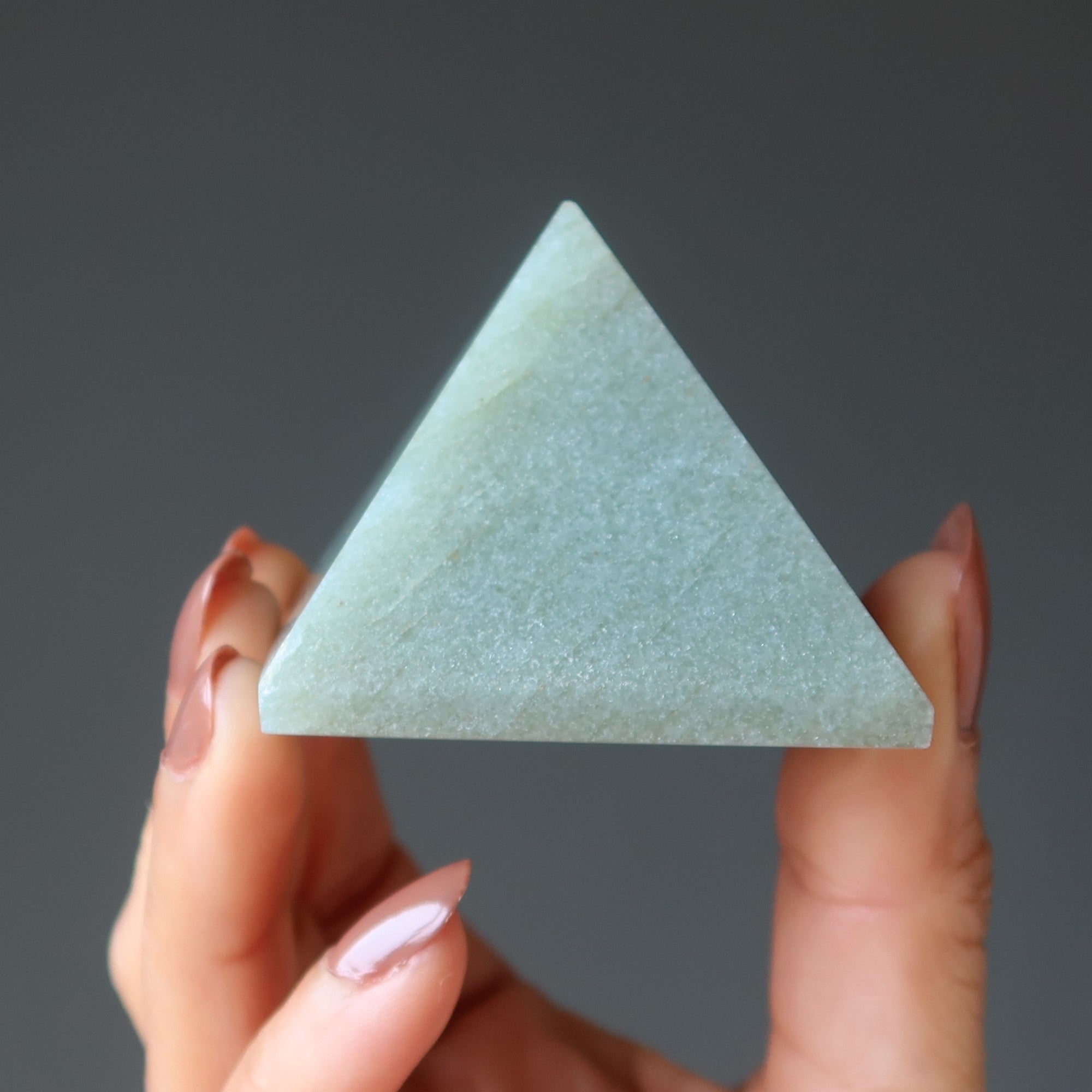 Pyramide en aventurine verte – Pierre de prospérité et de puissance