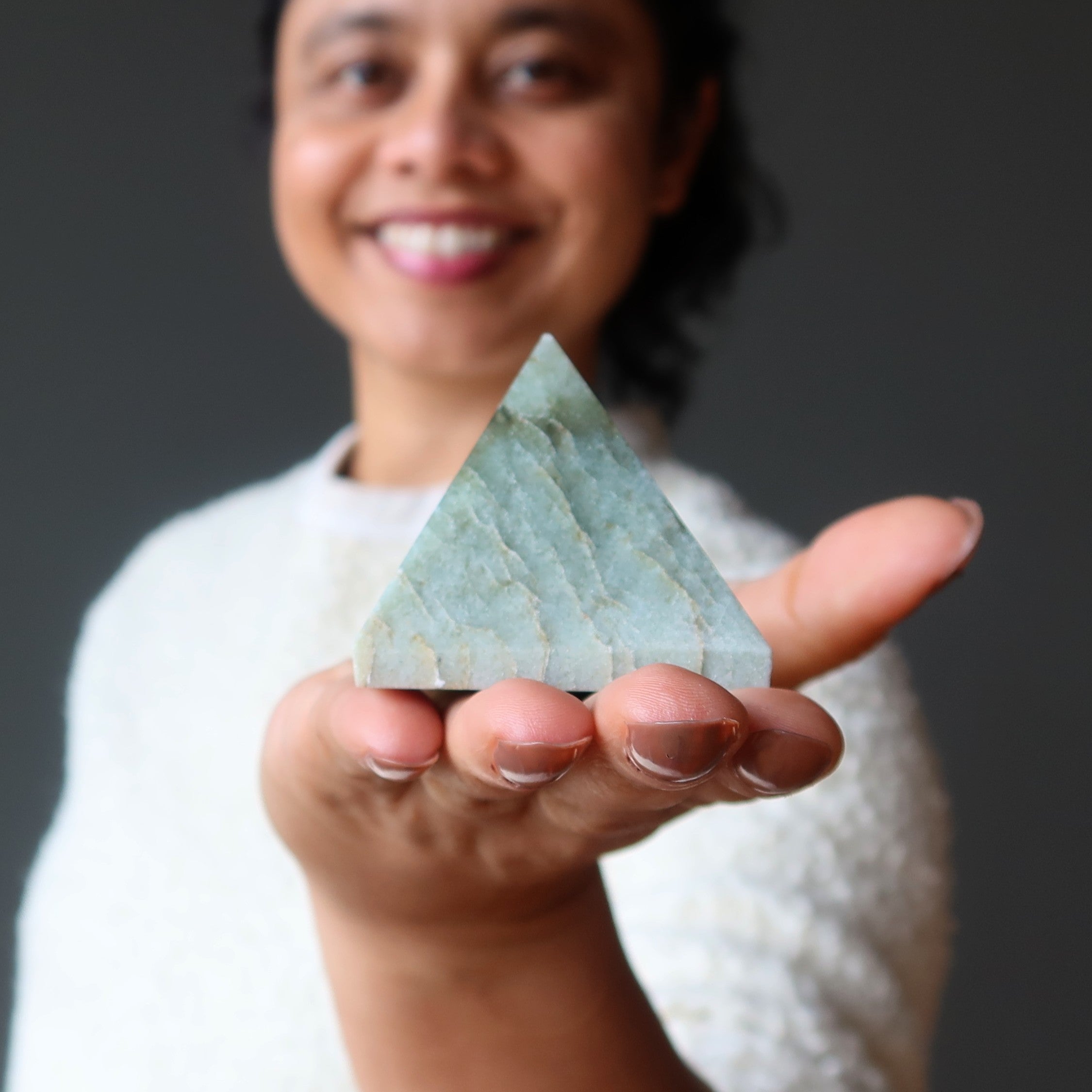 Pyramide en aventurine verte – Pierre de prospérité et de puissance