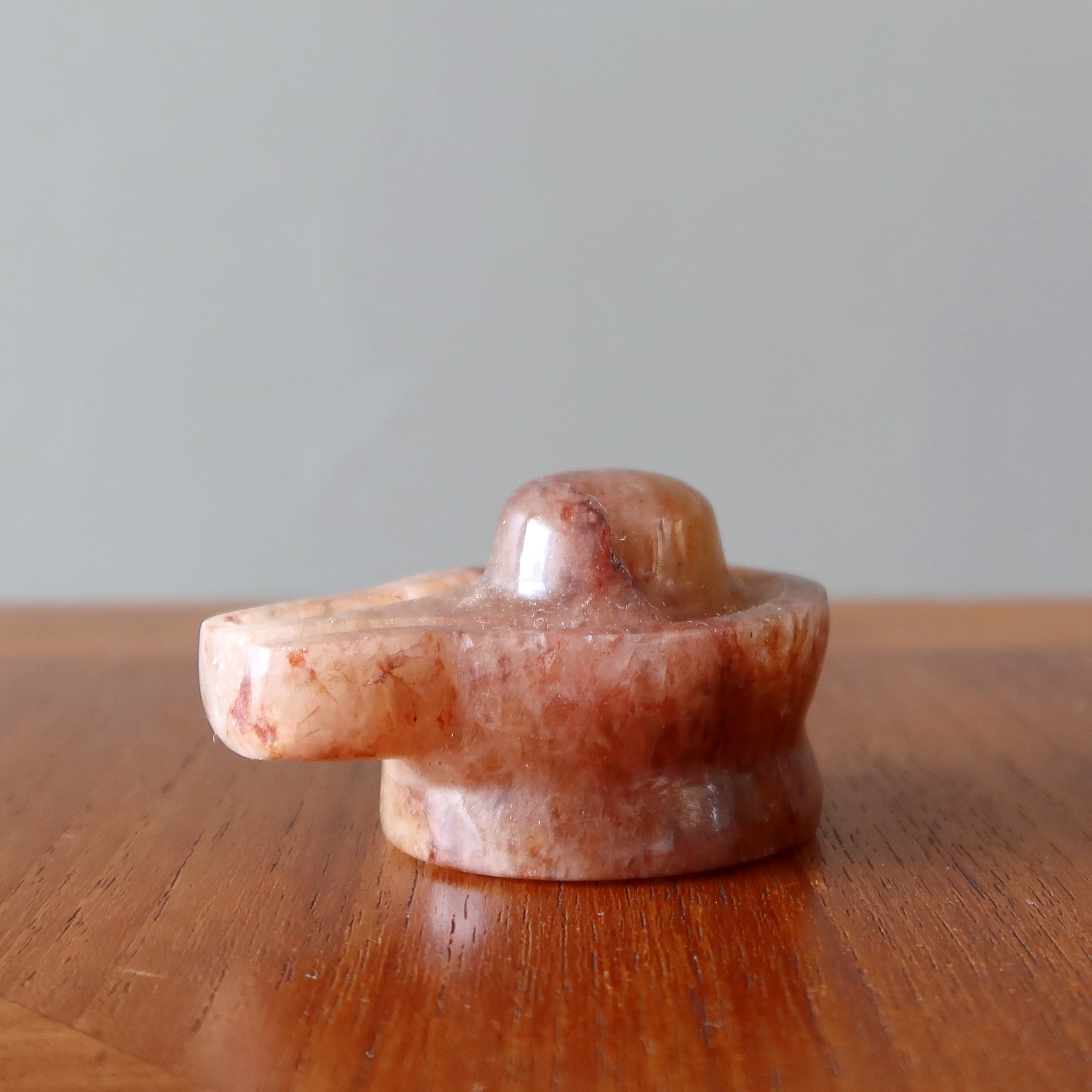 Roter Aventurin Shivling Lord Shiva Heilige Steinschnitzerei