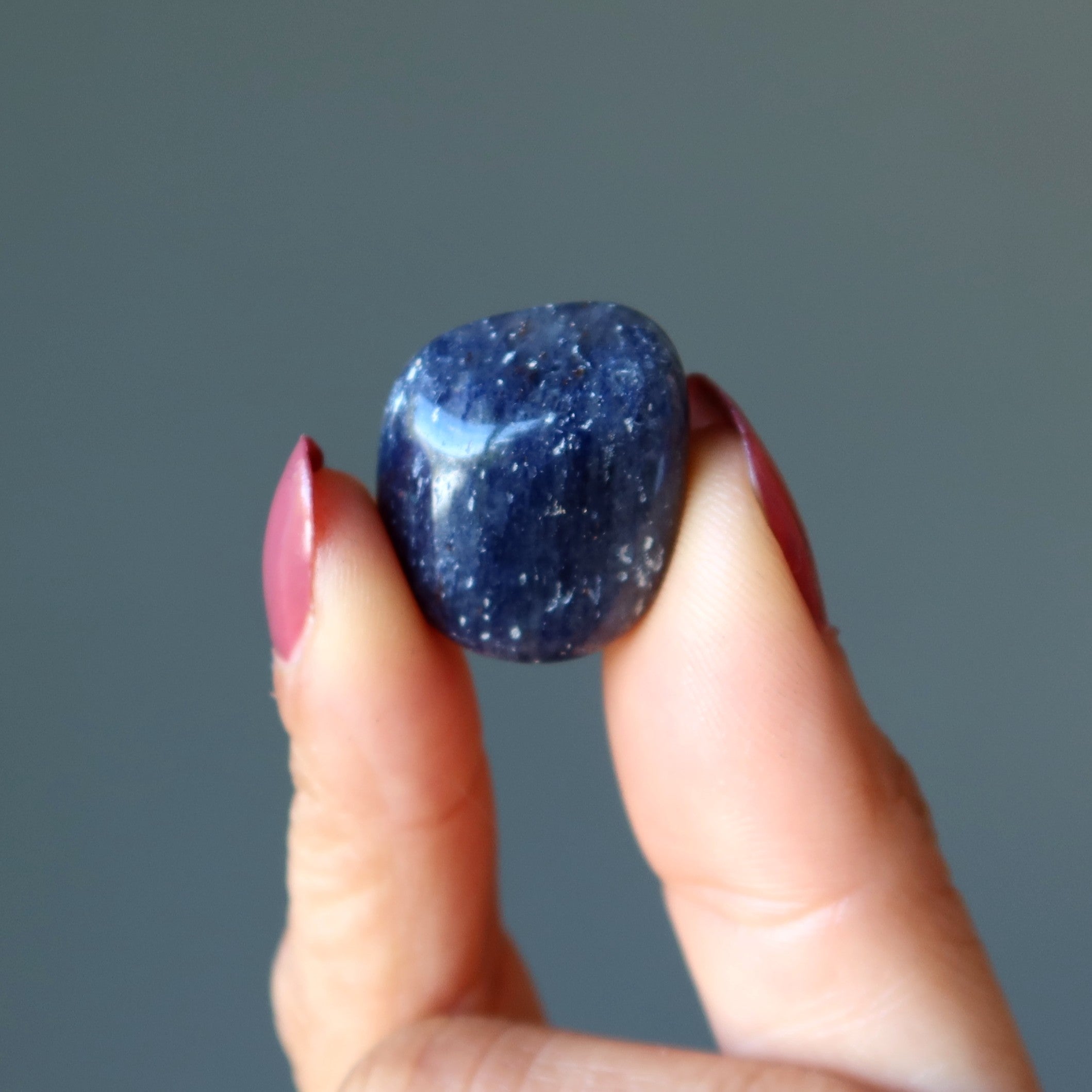 Pierre roulée d'aventurine bleue : Chant d'abondance