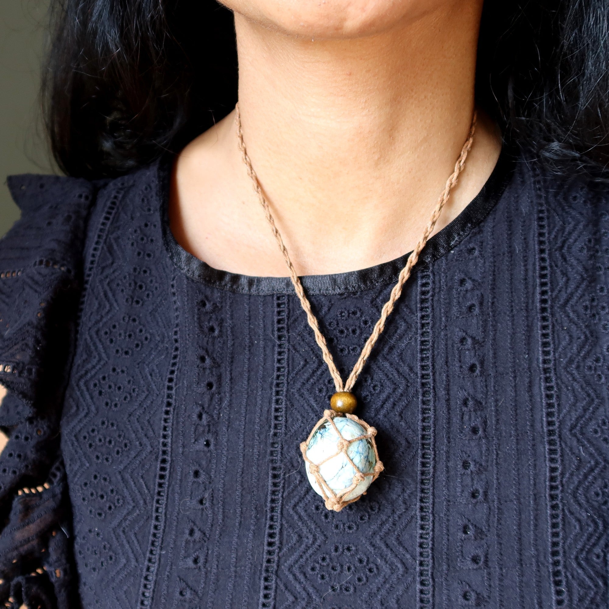 Collier en azurite World Healer Macramé Pierres Roulées