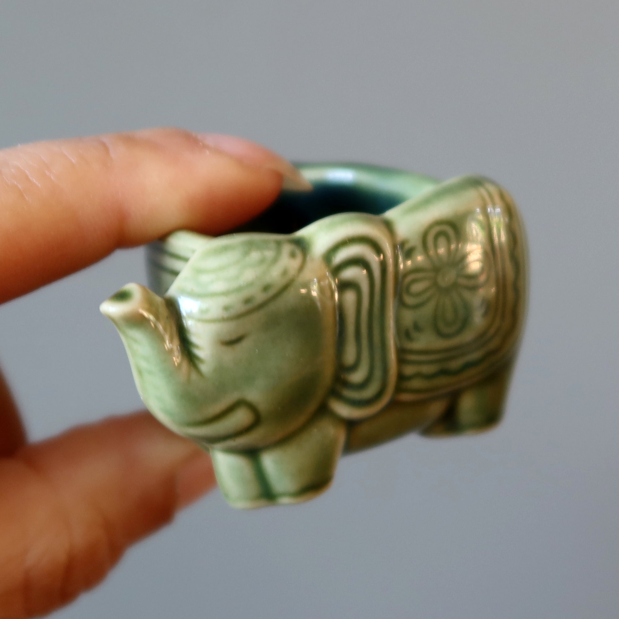Display Stand Elephant Green Ceramic for Crystal Balls