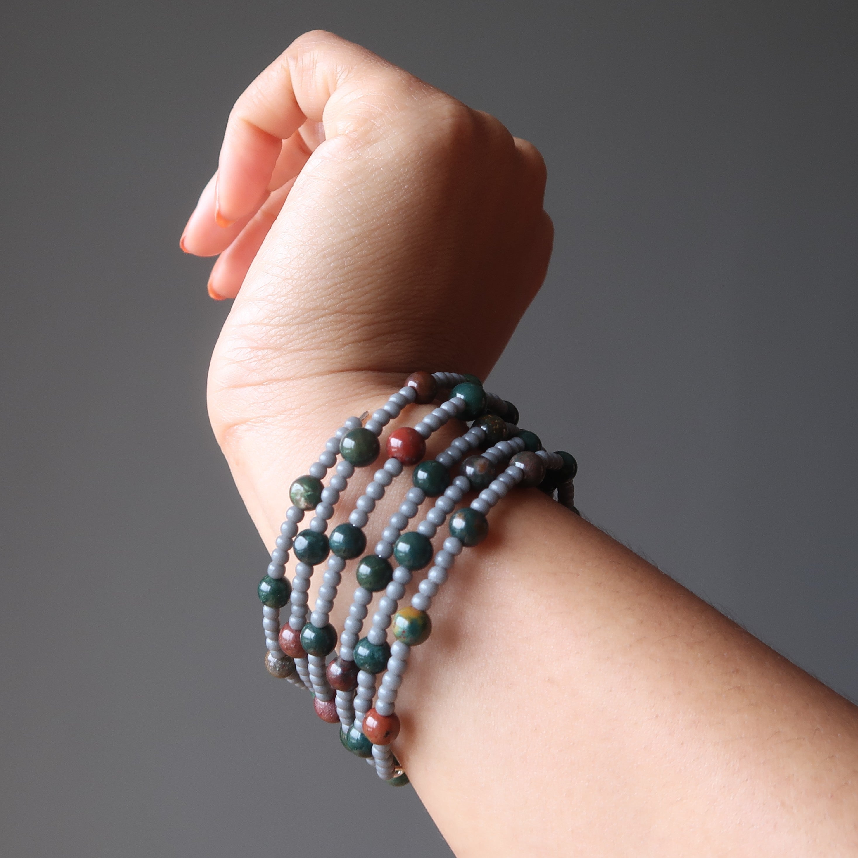 Bracelet Pierre de Sang Fil Mémoire Réglable Empilable Magique