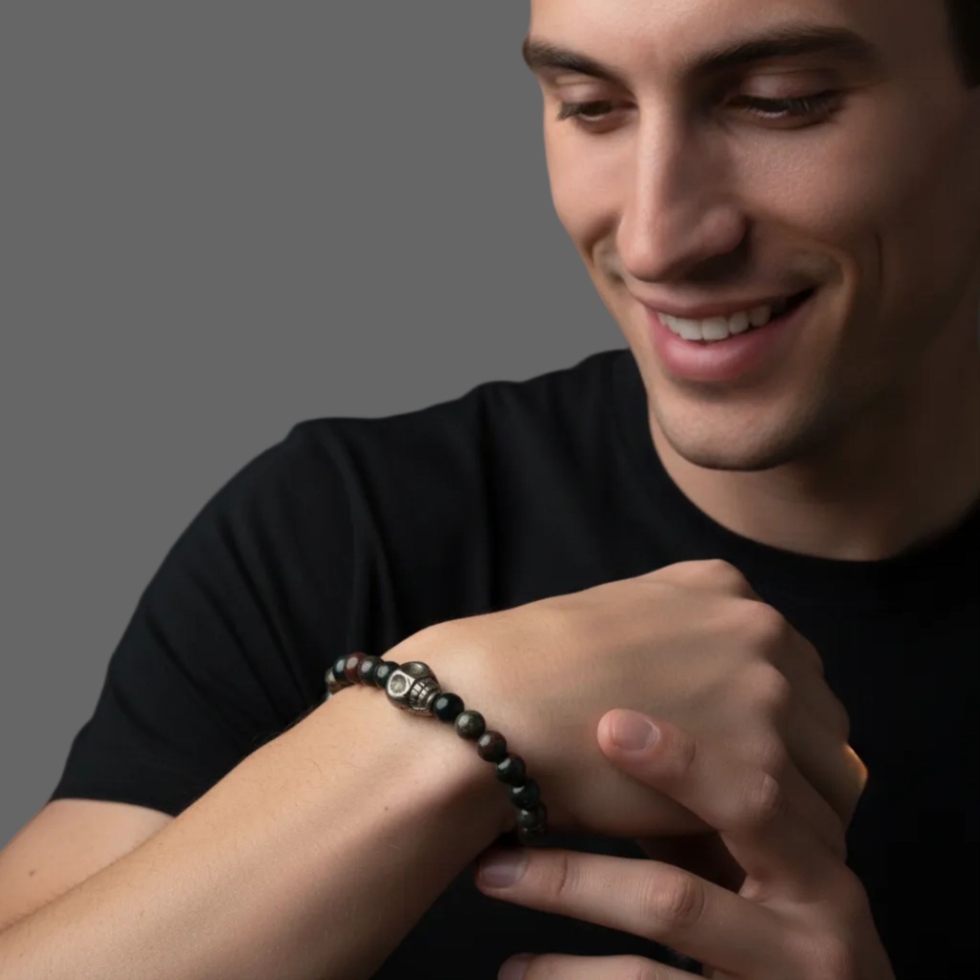 Blutsteinarmband & Pyrit-Totenkopf-Perle – Kantiges Katzengold-Juwel