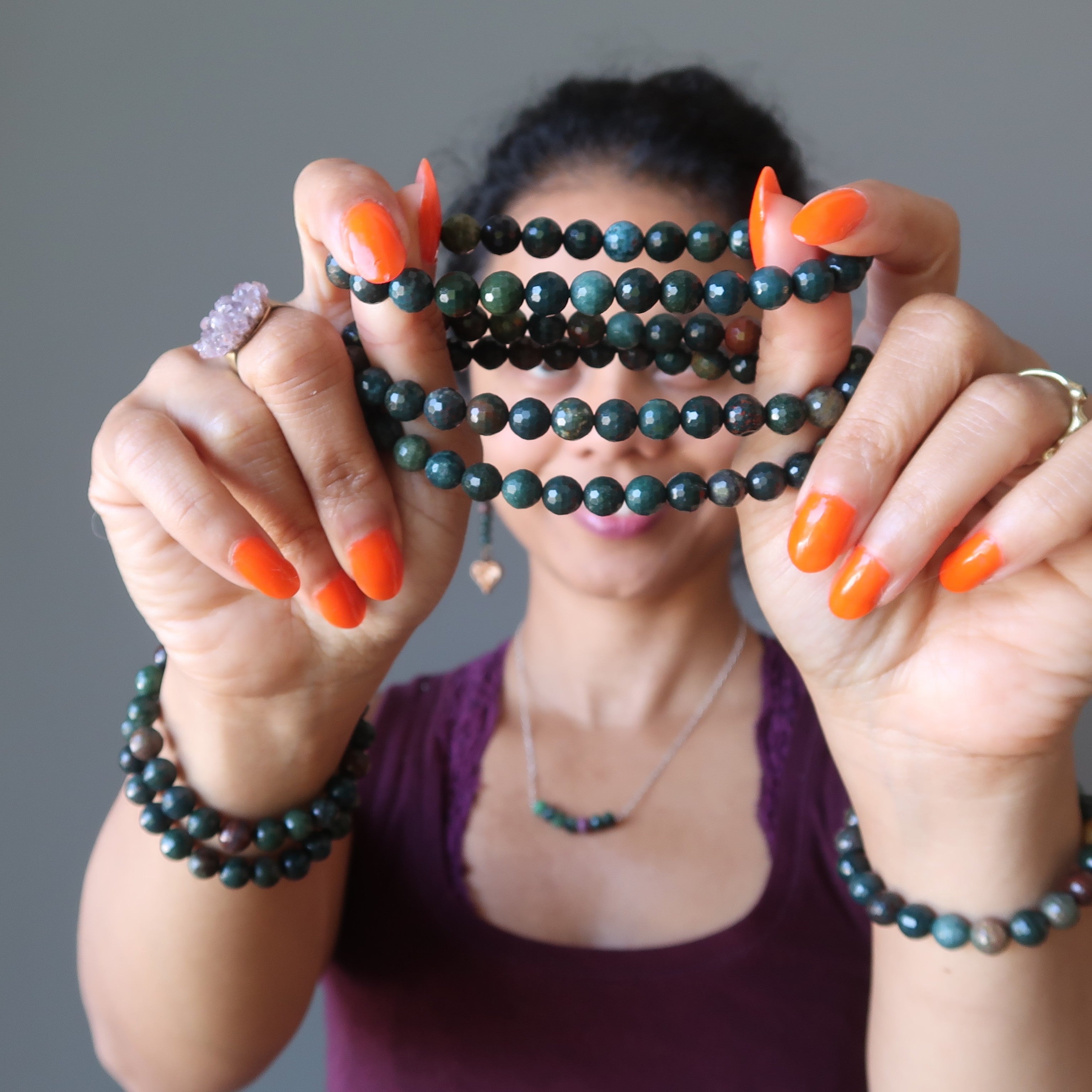 Bracelet en Héliotrope Facetté Vert Rouge Pierre de Sang Pouvoir