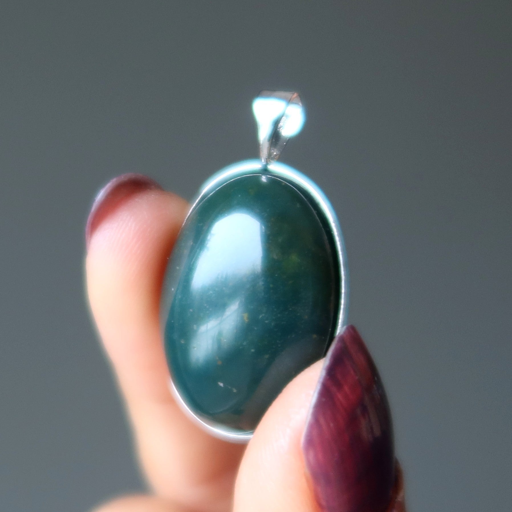 Bloodstone Pendant Badge Courage Green Oval Silver