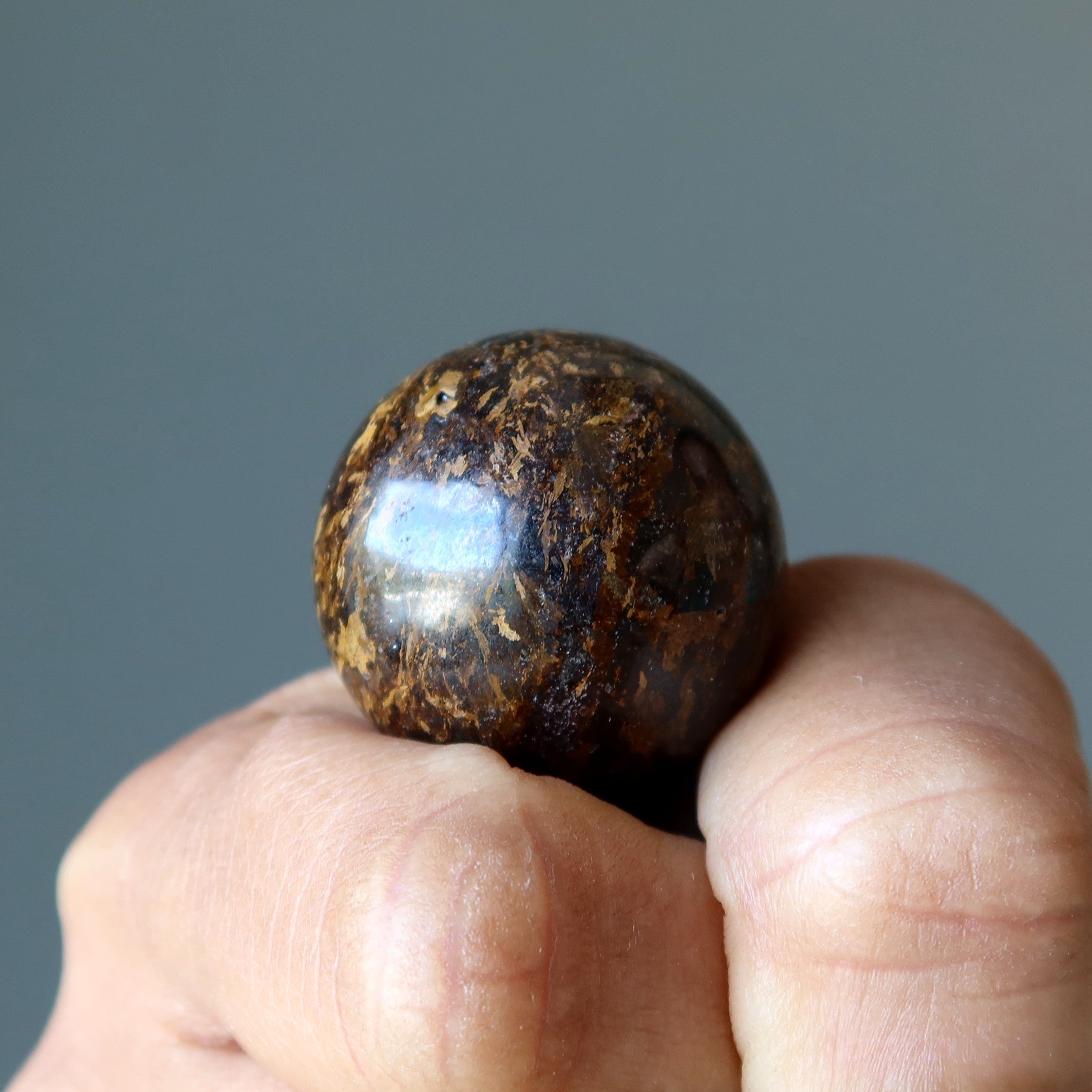 Sphère de Bronzite : Boule de Cristal de la Victoire pour le Guerrier Moderne